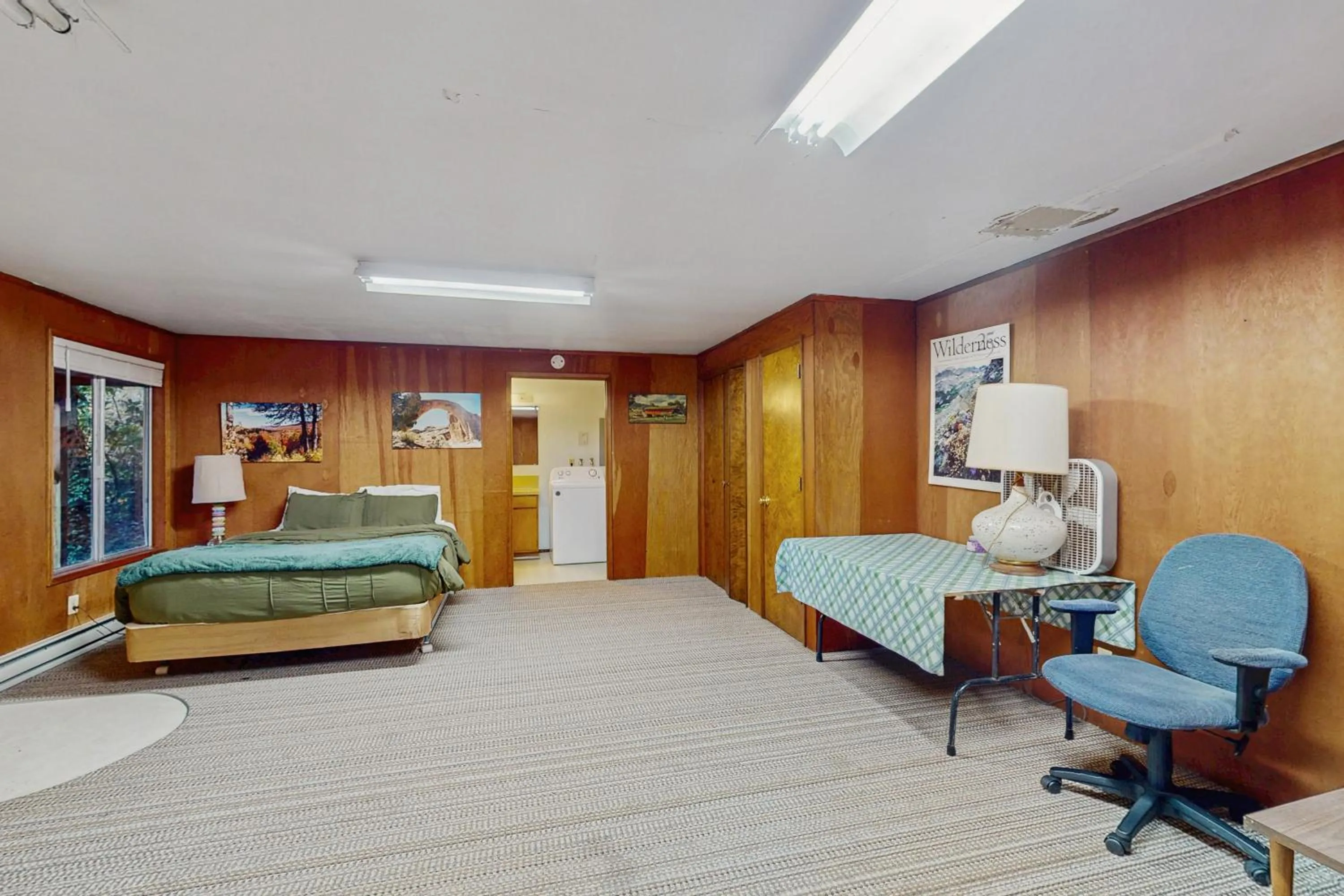 Bed in Rustic Retreat on Mercer Lake