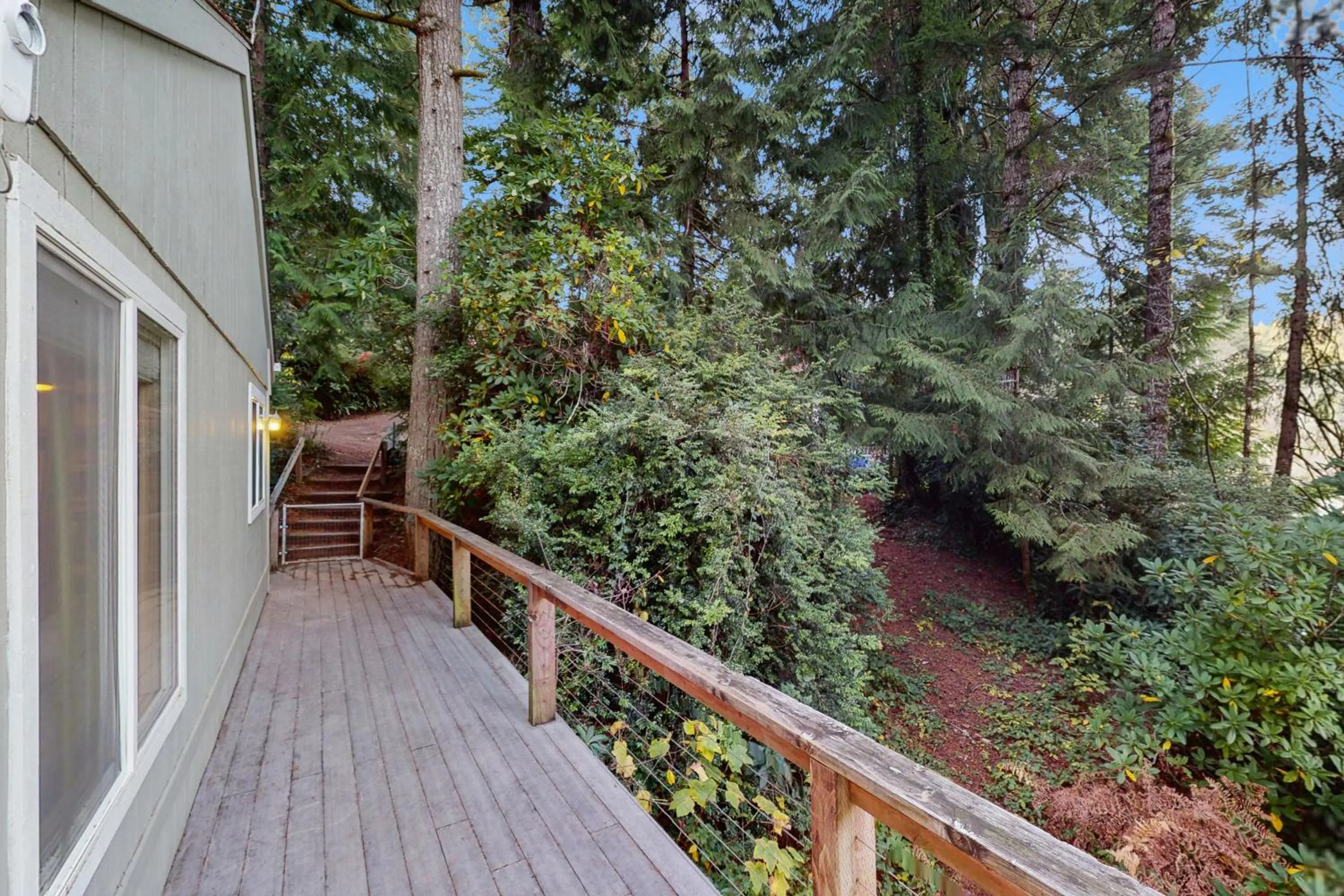 Rustic Retreat on Mercer Lake