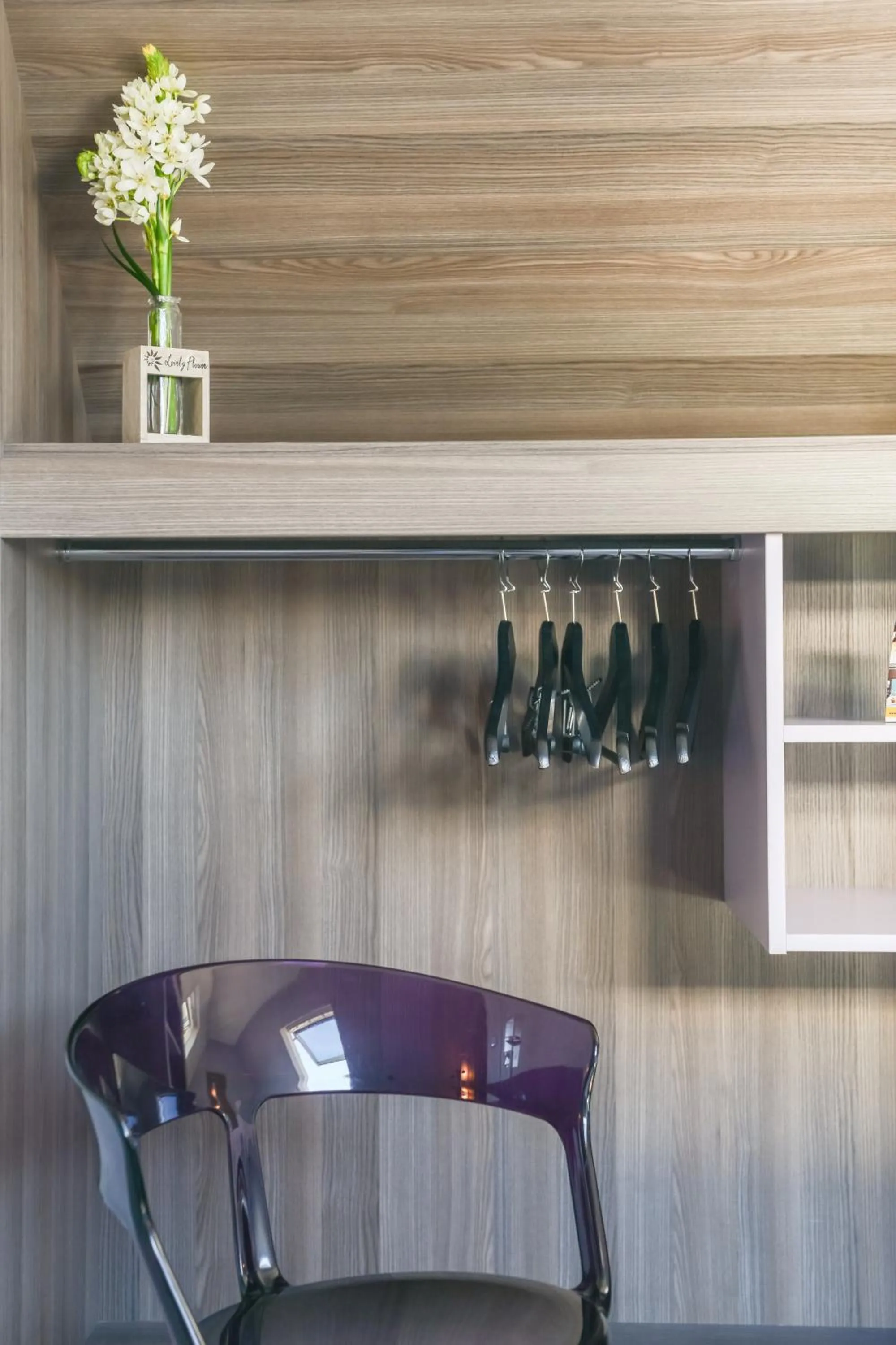 Photo of the whole room in Comfort Hotel Nation Père Lachaise