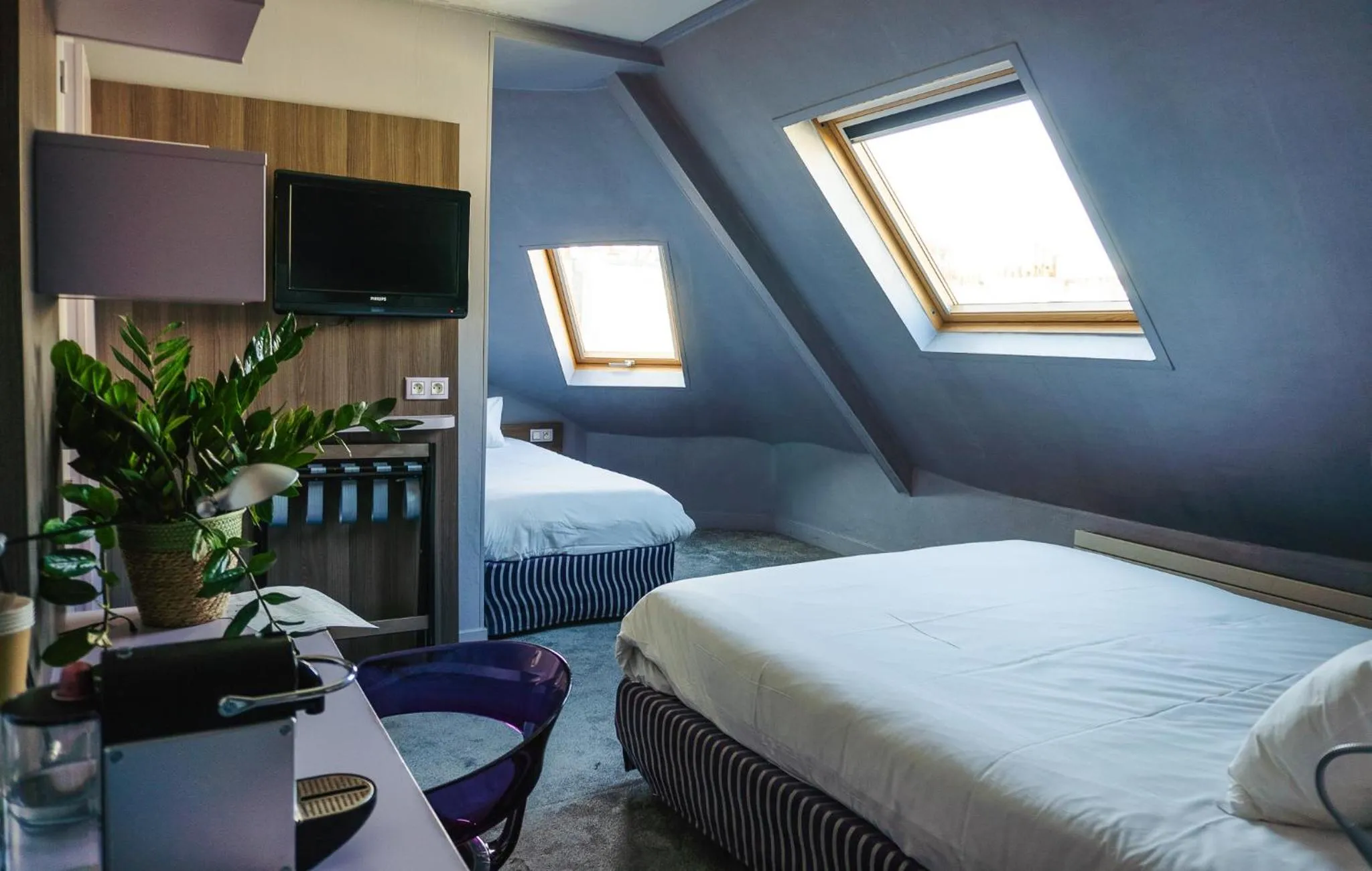 Photo of the whole room, Bed in Comfort Hotel Nation Père Lachaise