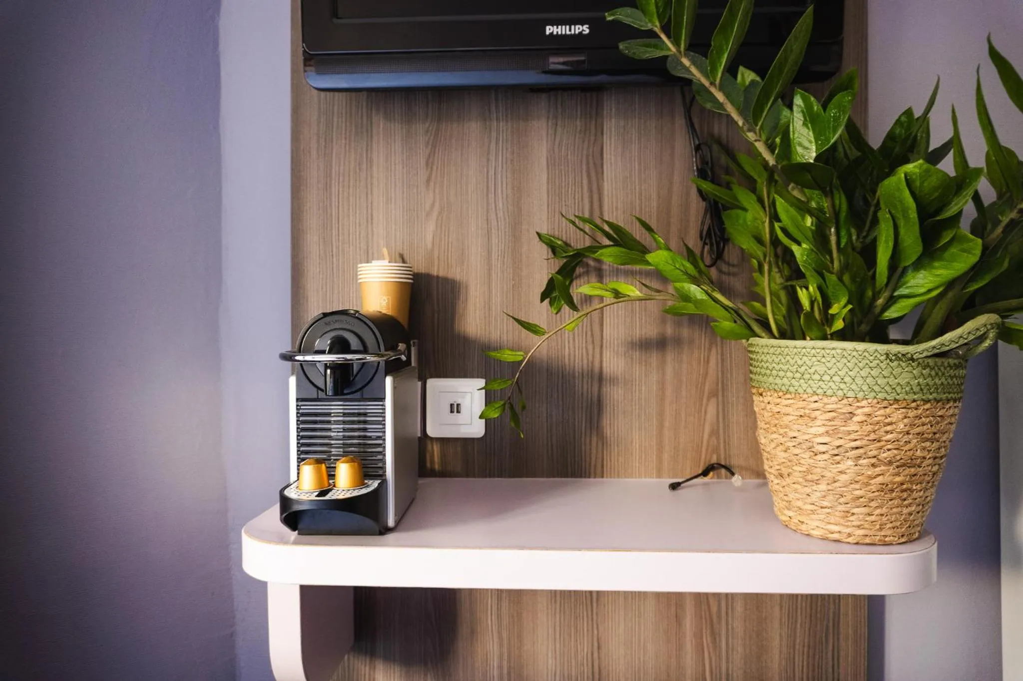 Photo of the whole room in Comfort Hotel Nation Père Lachaise