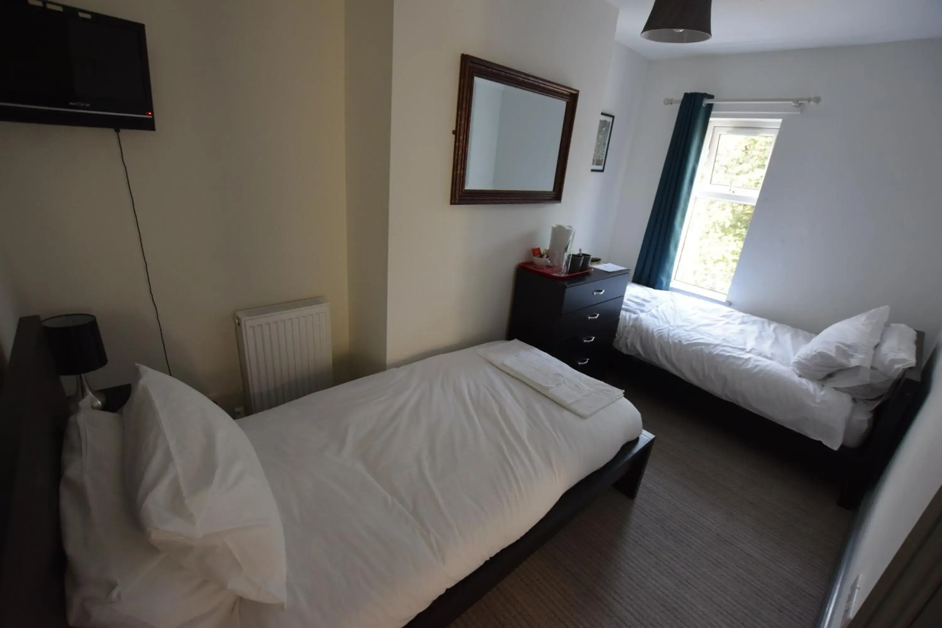 Twin Room in The Crow Inn Twin Room in The Crow Inn