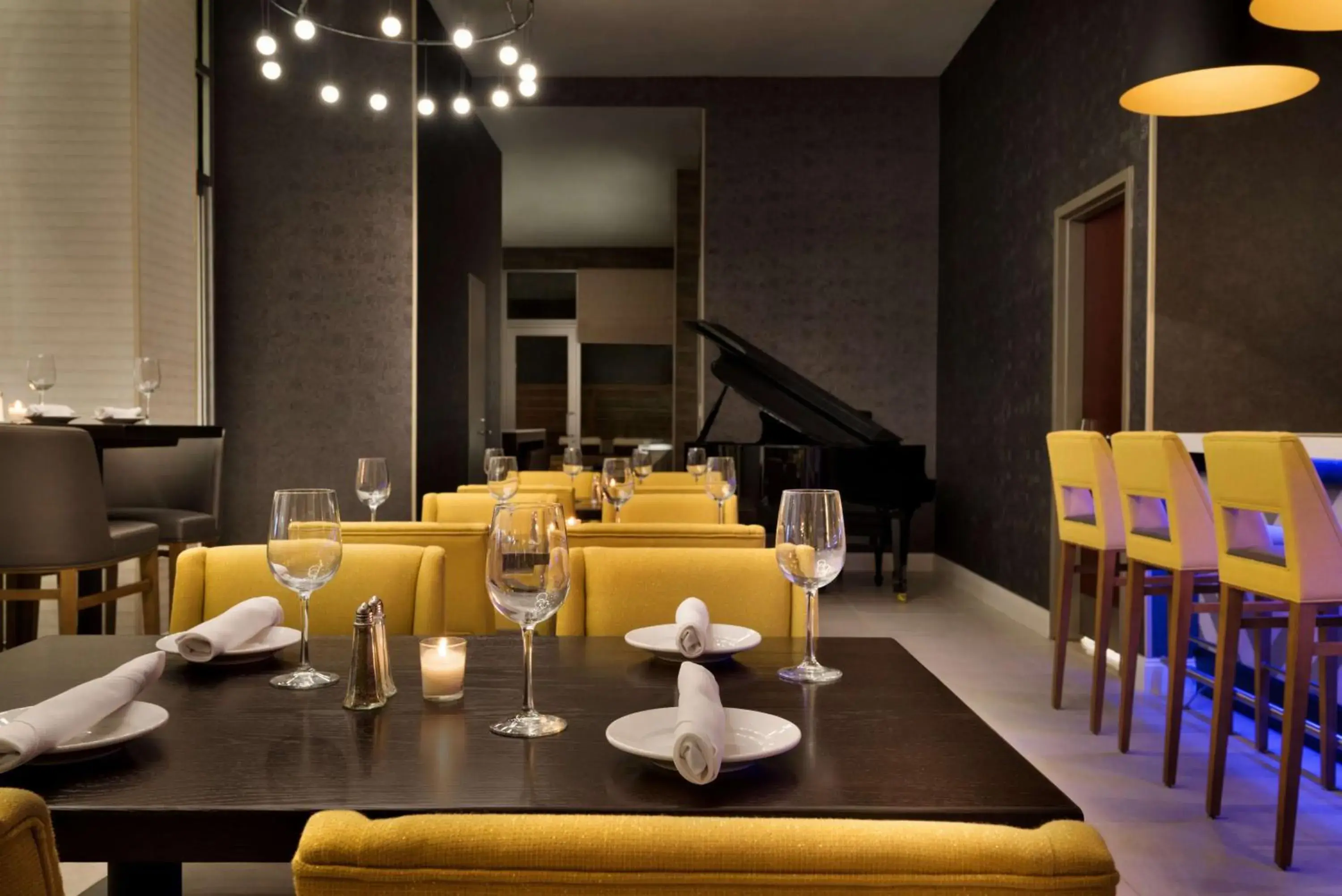 Lounge or bar in Hilton Garden Inn New York Times Square South Lounge or bar in Hilton Garden Inn New York Times Square South