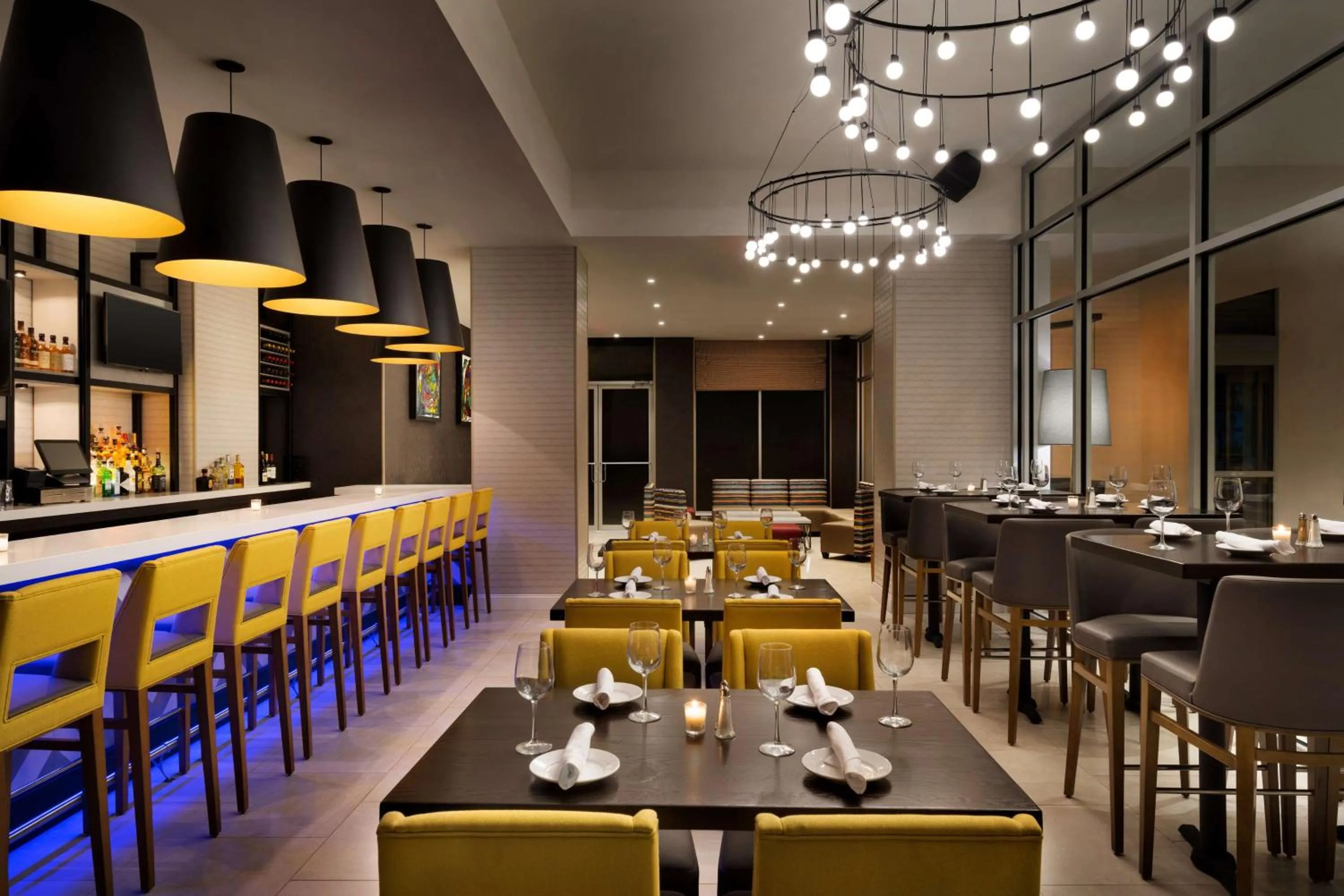 Lounge or bar in Hilton Garden Inn New York Times Square South