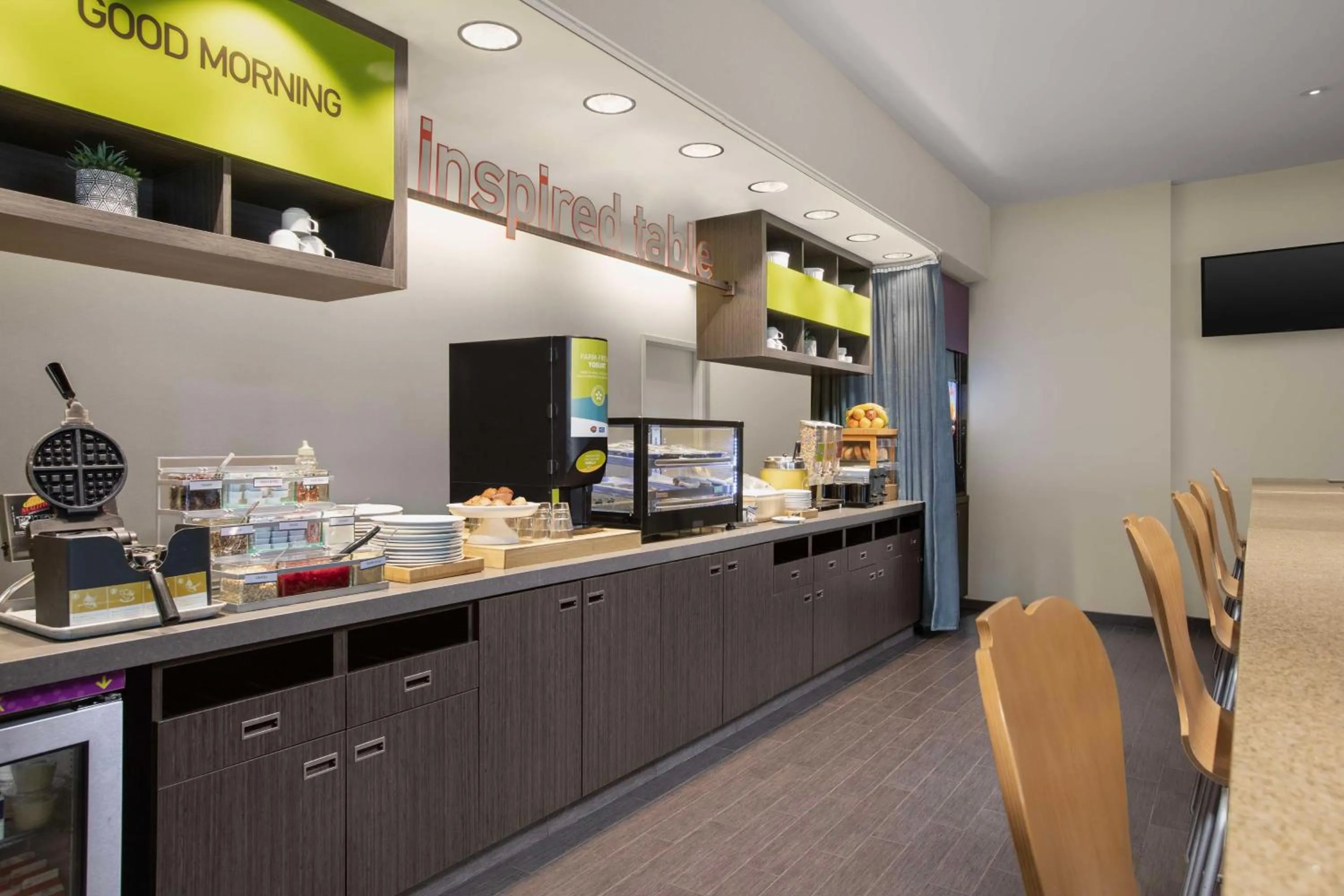 Breakfast in Home2 Suites By Hilton Phoenix-Tempe University Research Park