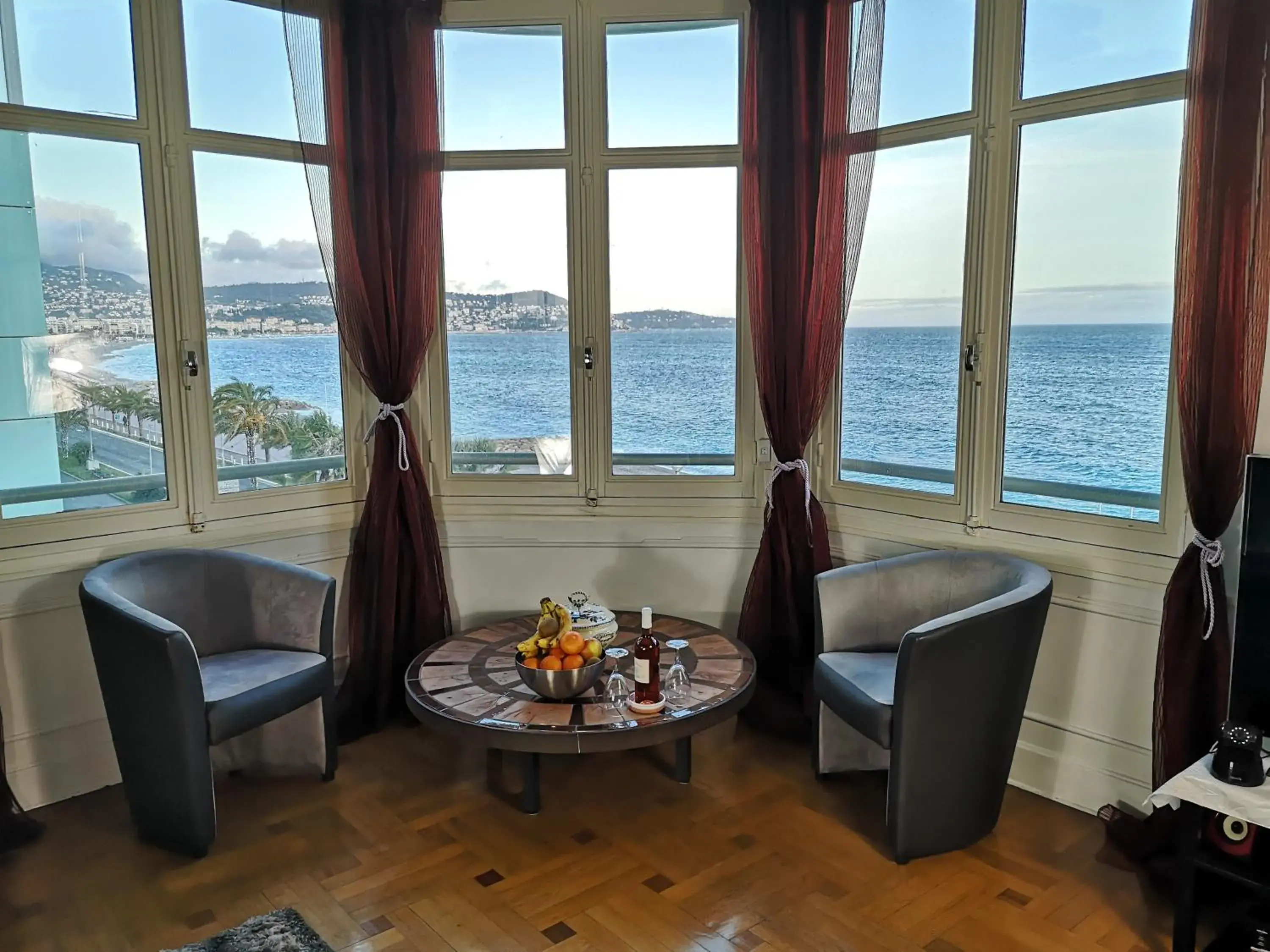 LE MIRAGE, SEA FRONT view, 3 bedrooms, 100m LE MIRAGE, SEA FRONT view, 3 bedrooms, 100m