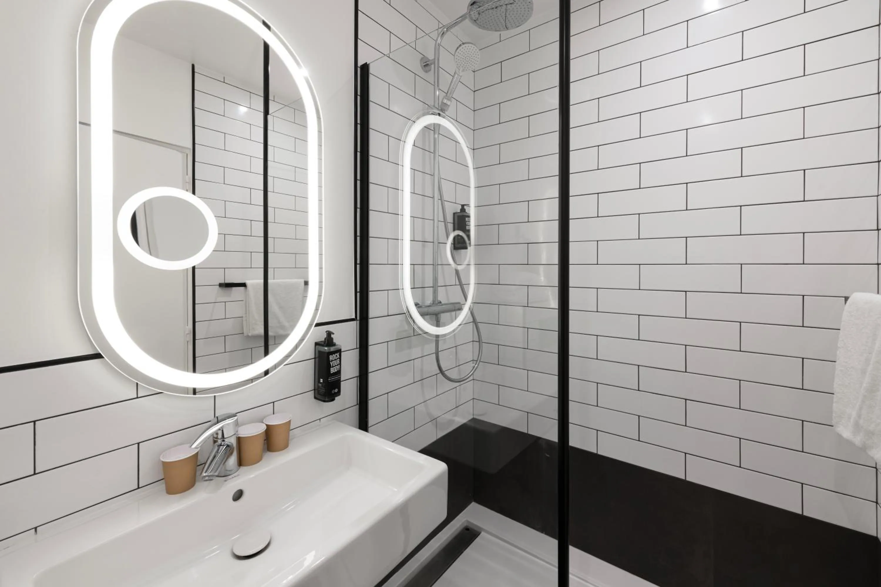 Bathroom in ibis Paris Gare du Nord TGV