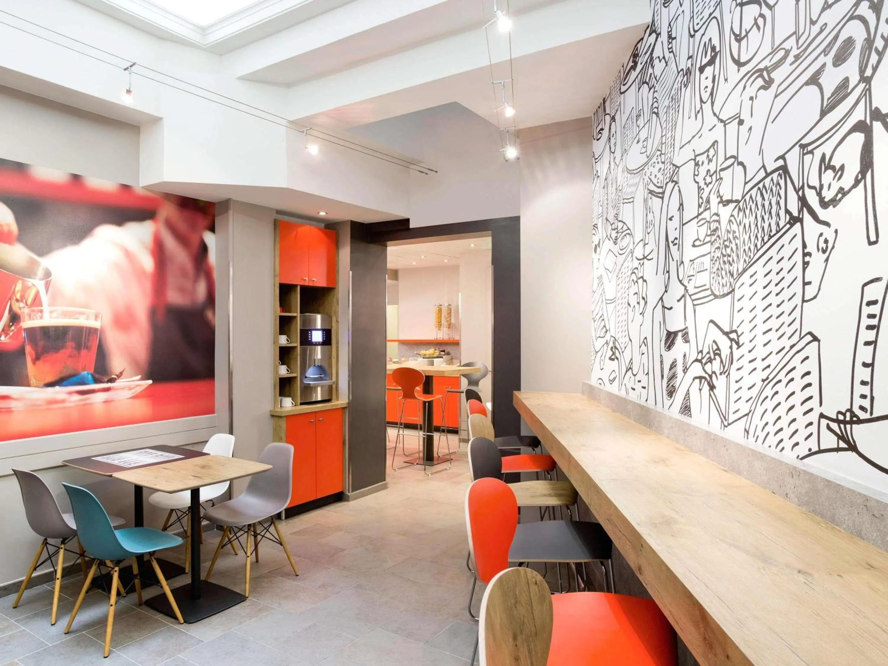 Property building in ibis Paris Gare du Nord TGV