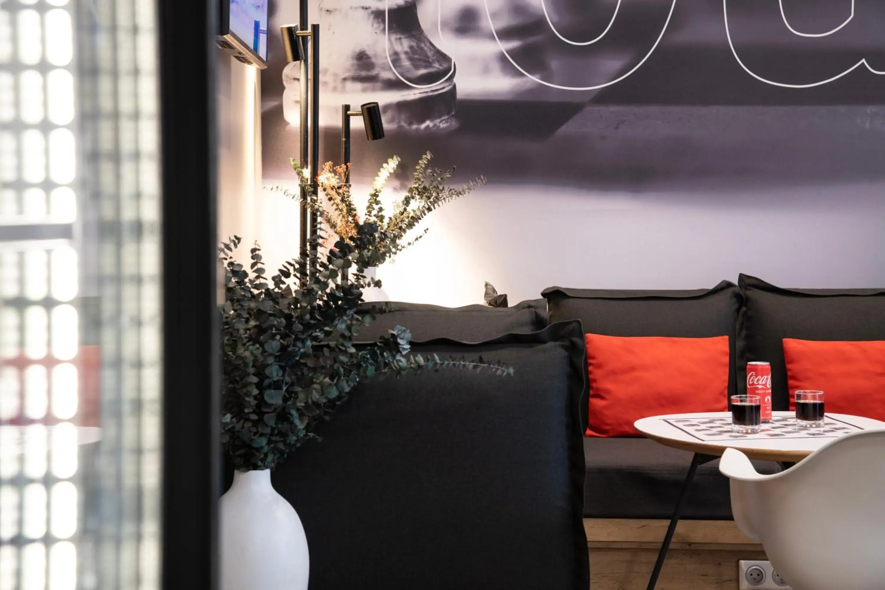 Lounge or bar in ibis Paris Gare du Nord TGV Lounge or bar in ibis Paris Gare du Nord TGV