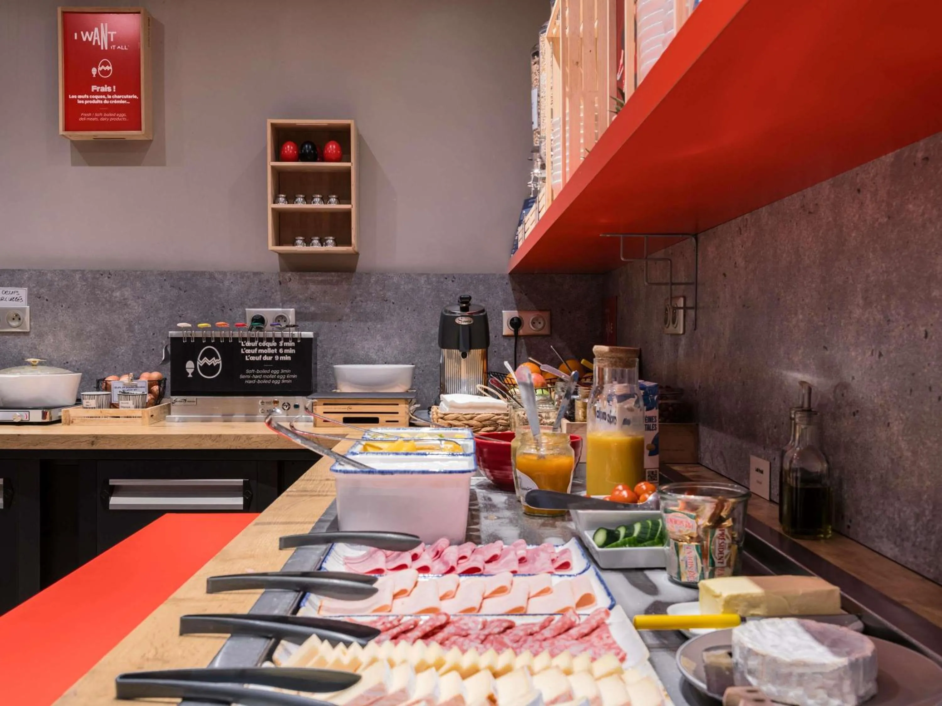 Breakfast in ibis Paris Gare du Nord TGV