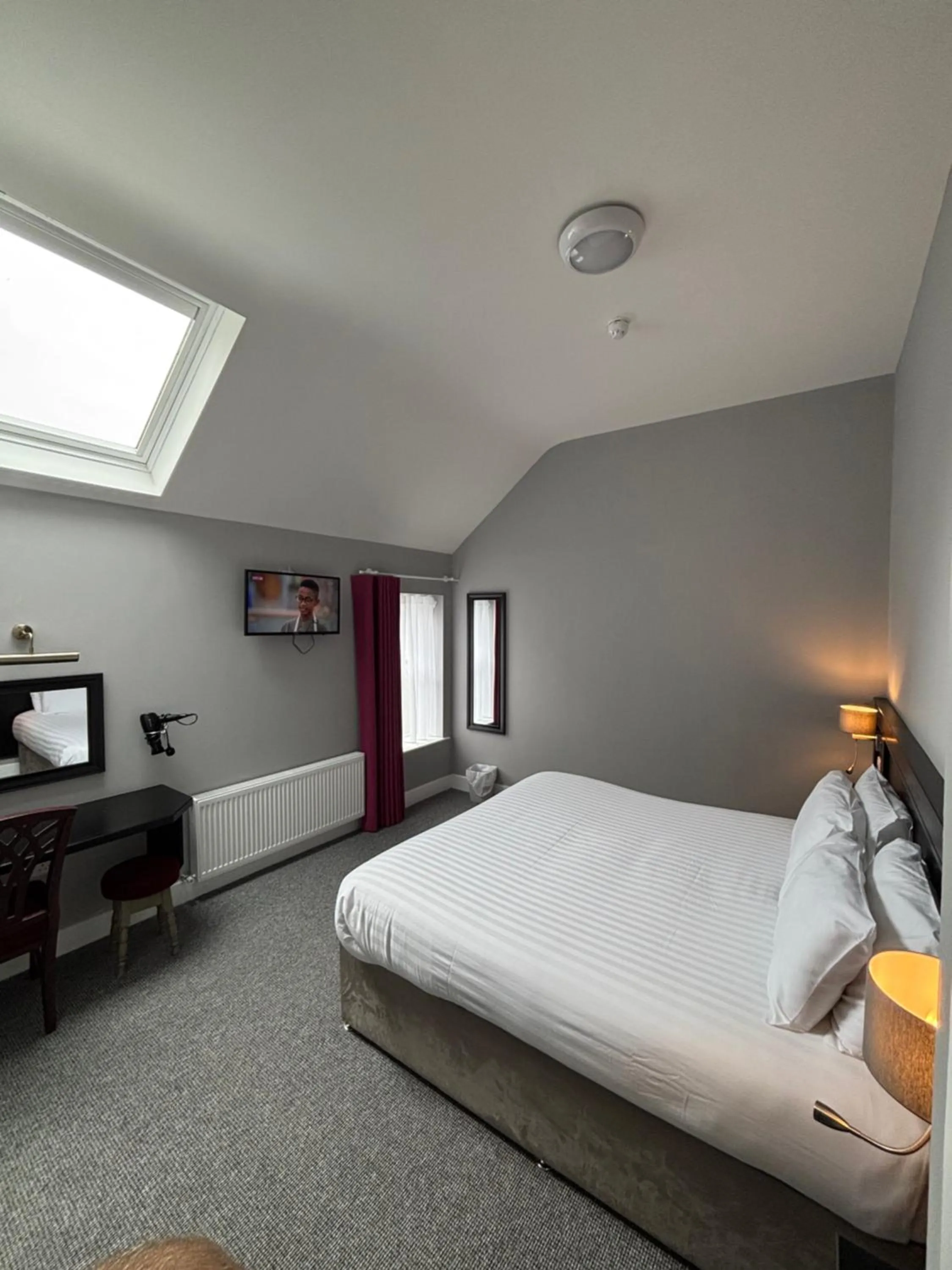 Bed in Behan's Horseshoe Bar & Restaurant