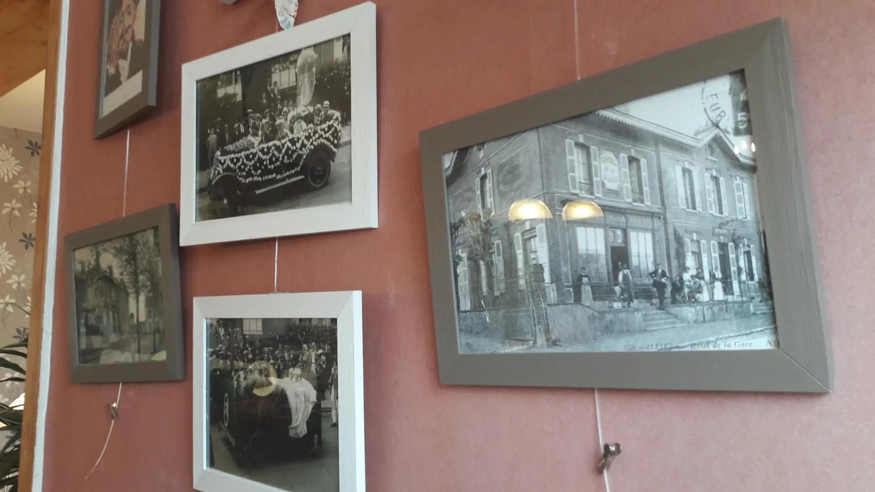 Lobby or reception in Hotel Les Aubépines Lobby or reception in Hotel Les Aubépines