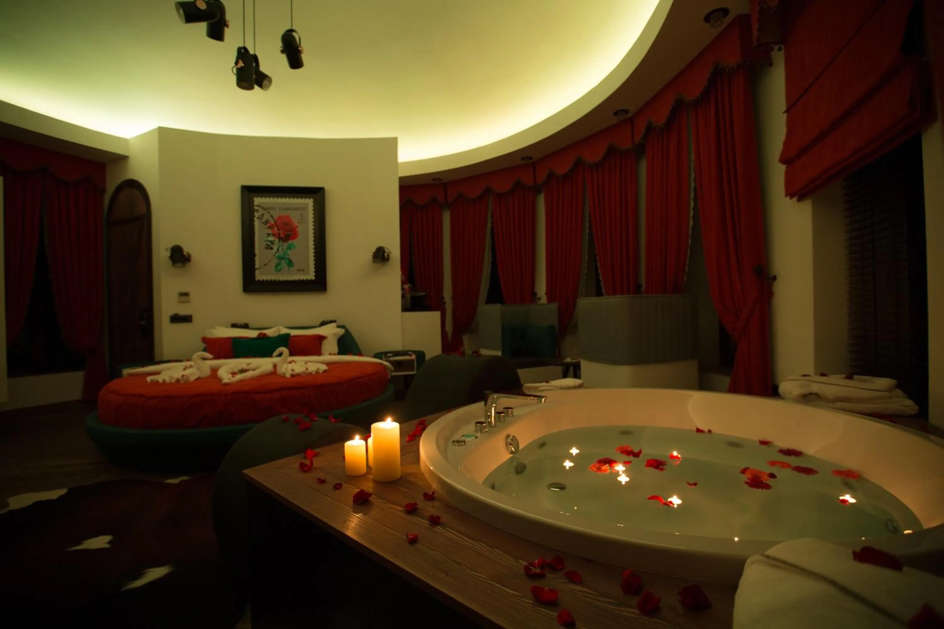 Photo of the whole room in Cephanelik Butik Hotel