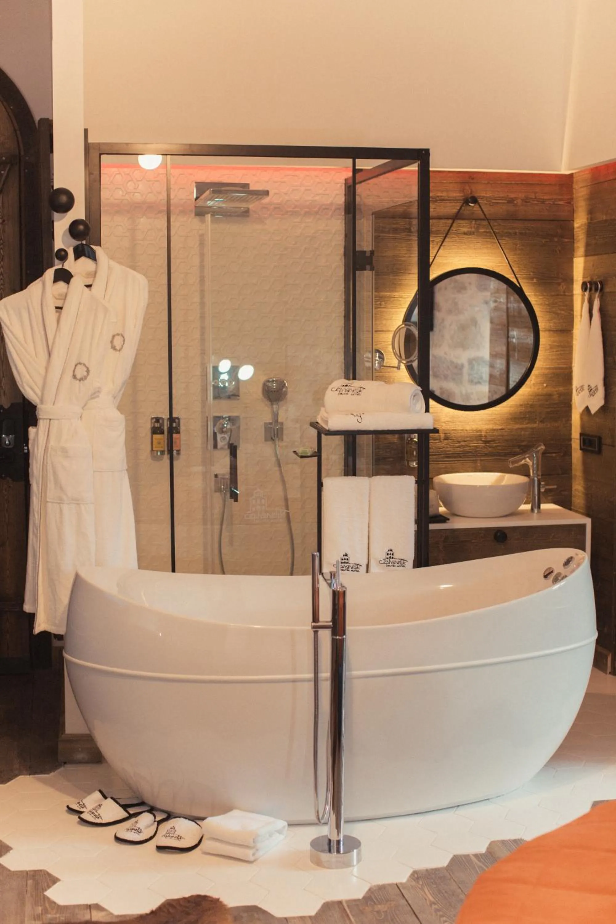 Shower in Cephanelik Butik Hotel