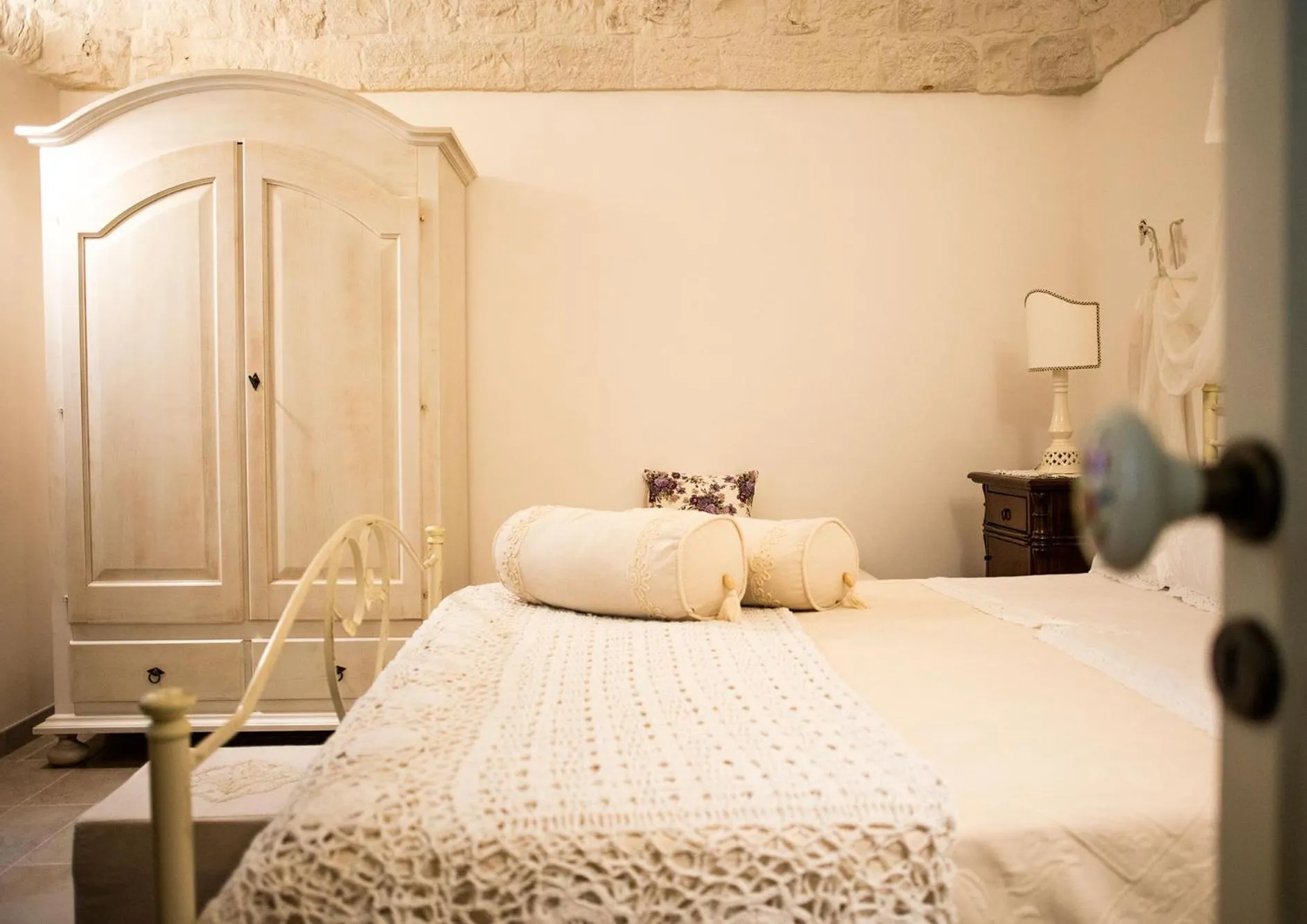 Decorative detail, Bed in Il Carpino
