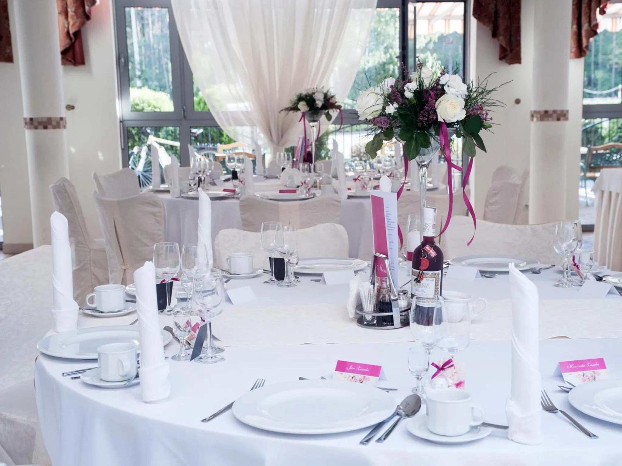 Restaurant/places to eat in Hotel Restauracja Autos