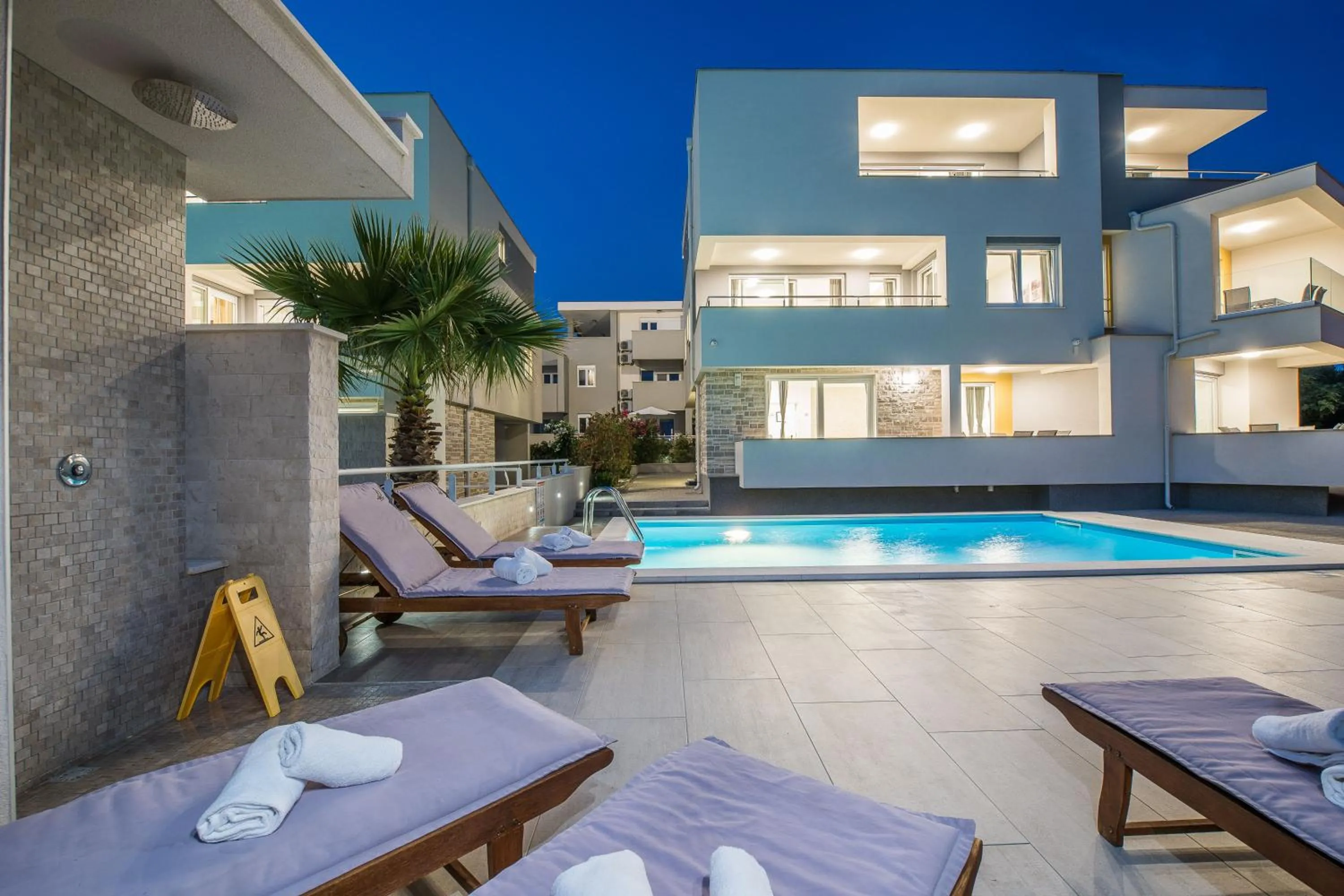 Apartments & Rooms Danivan Pool Villas - Off site breakfast available