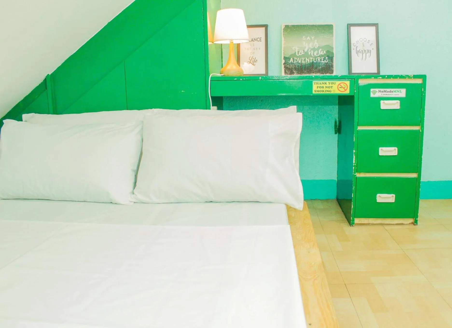 Bed in Backpackers Homestay - NomadsMNL