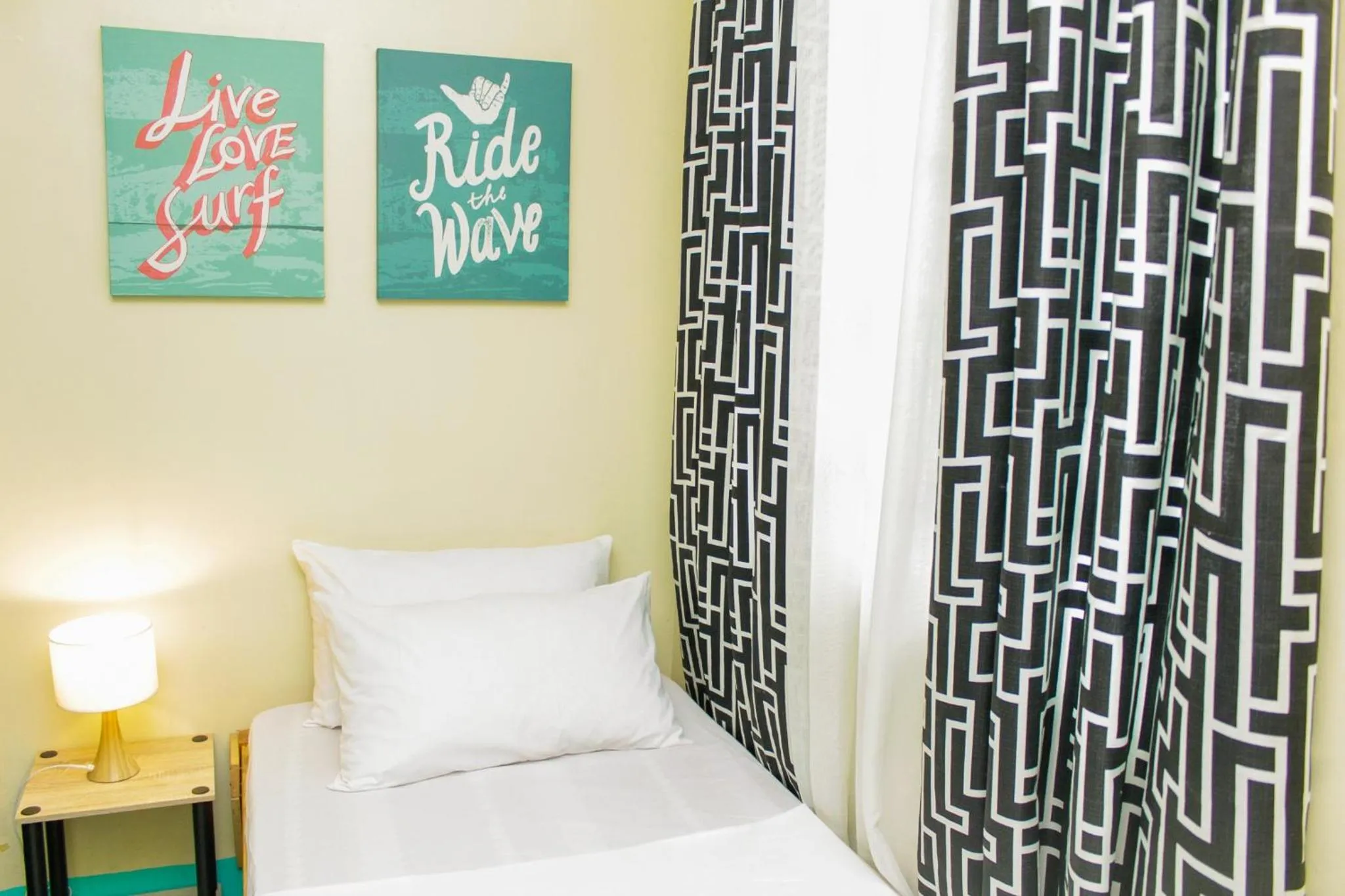 Bed in Nomads MNL Backpackers Homestay - near Airport