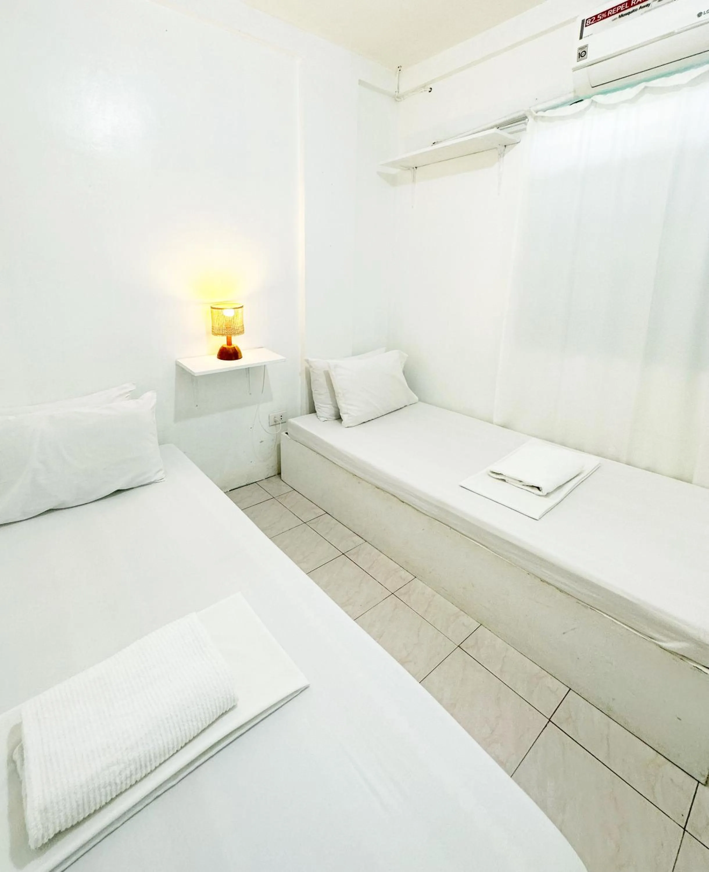 Bed in Nomads MNL Backpackers Homestay - near Airport