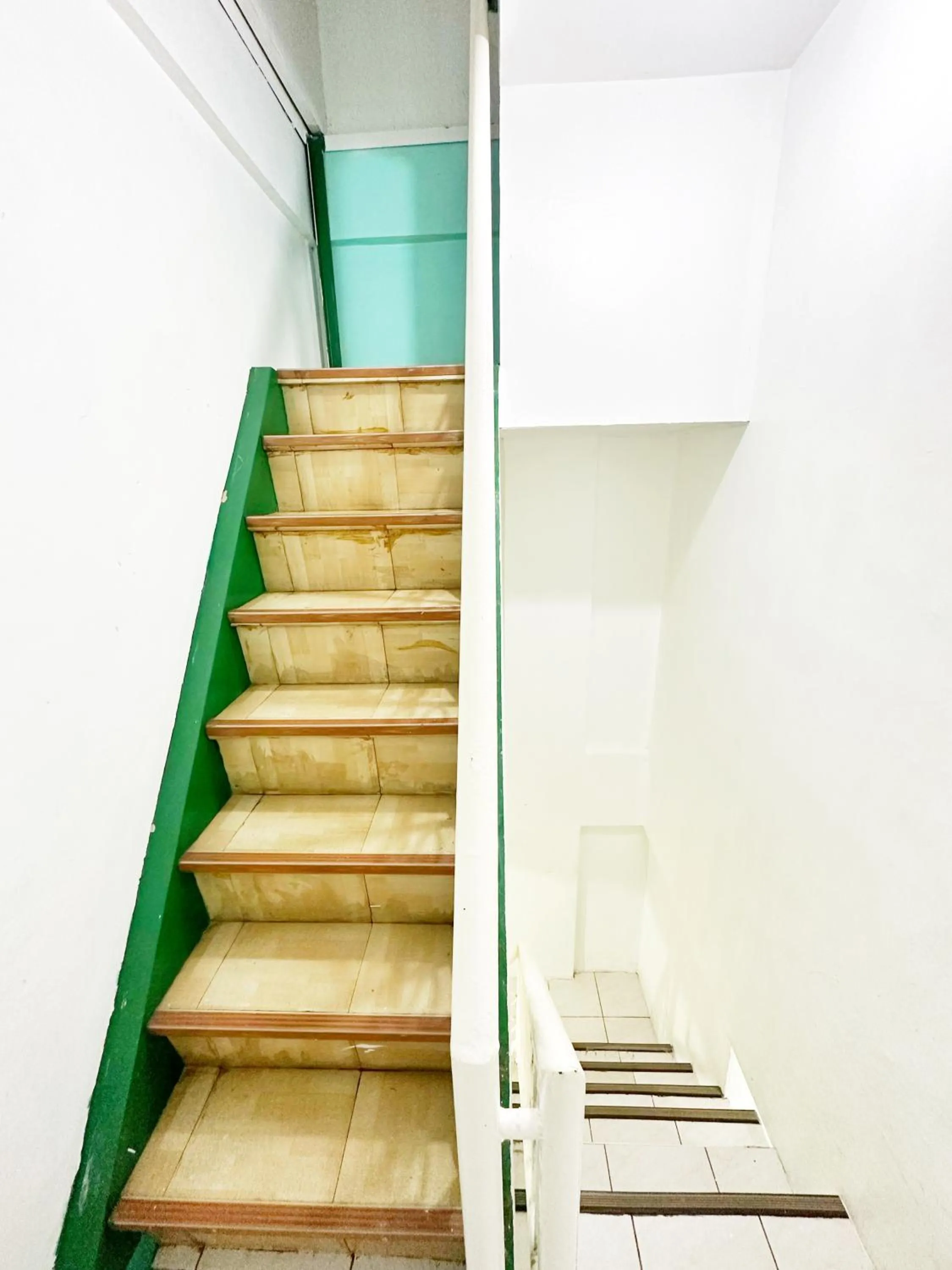 Nomads MNL Backpackers Homestay - near Airport