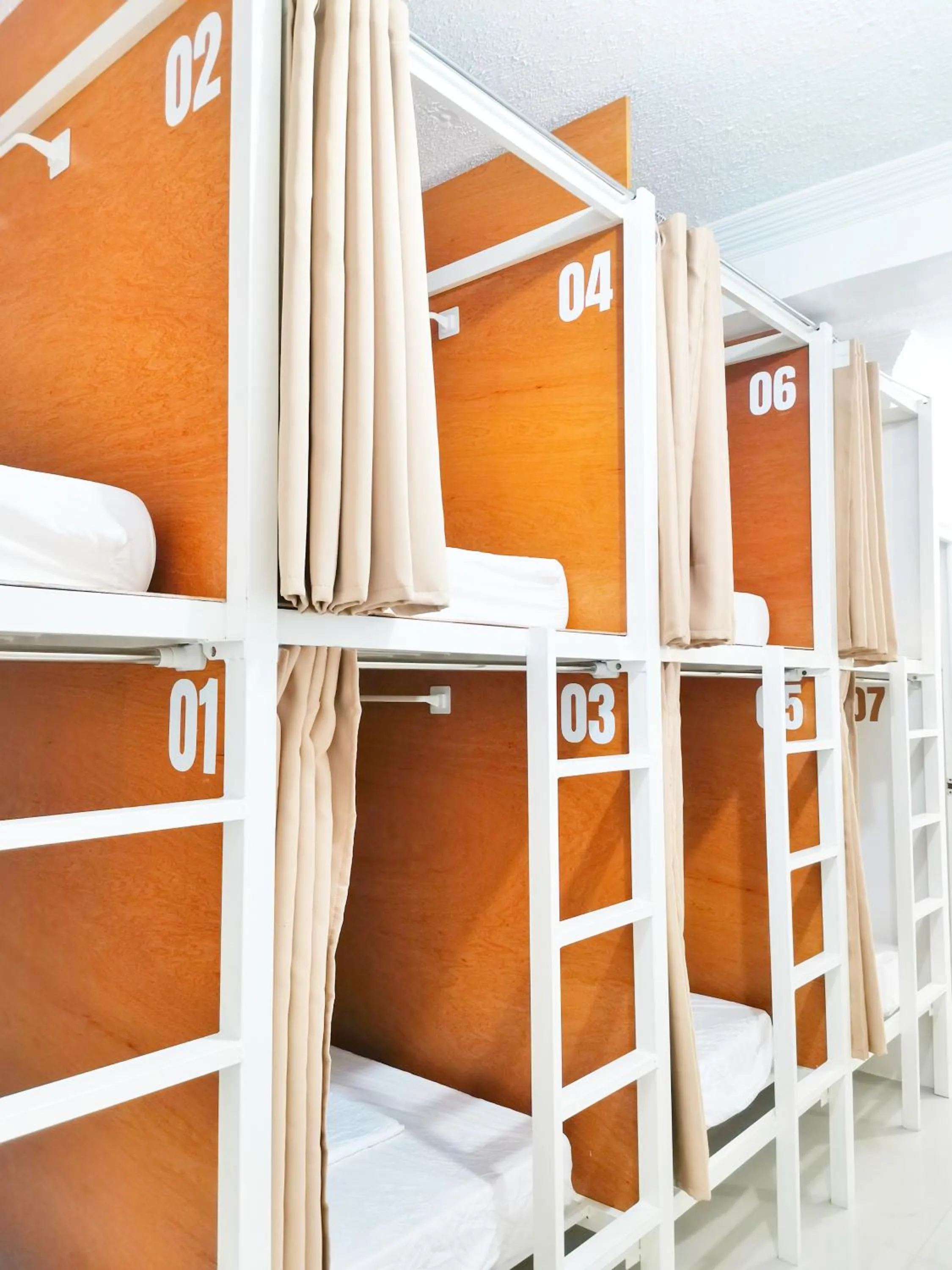 bunk bed, Bed in Nomads MNL Backpackers Homestay - near Airport