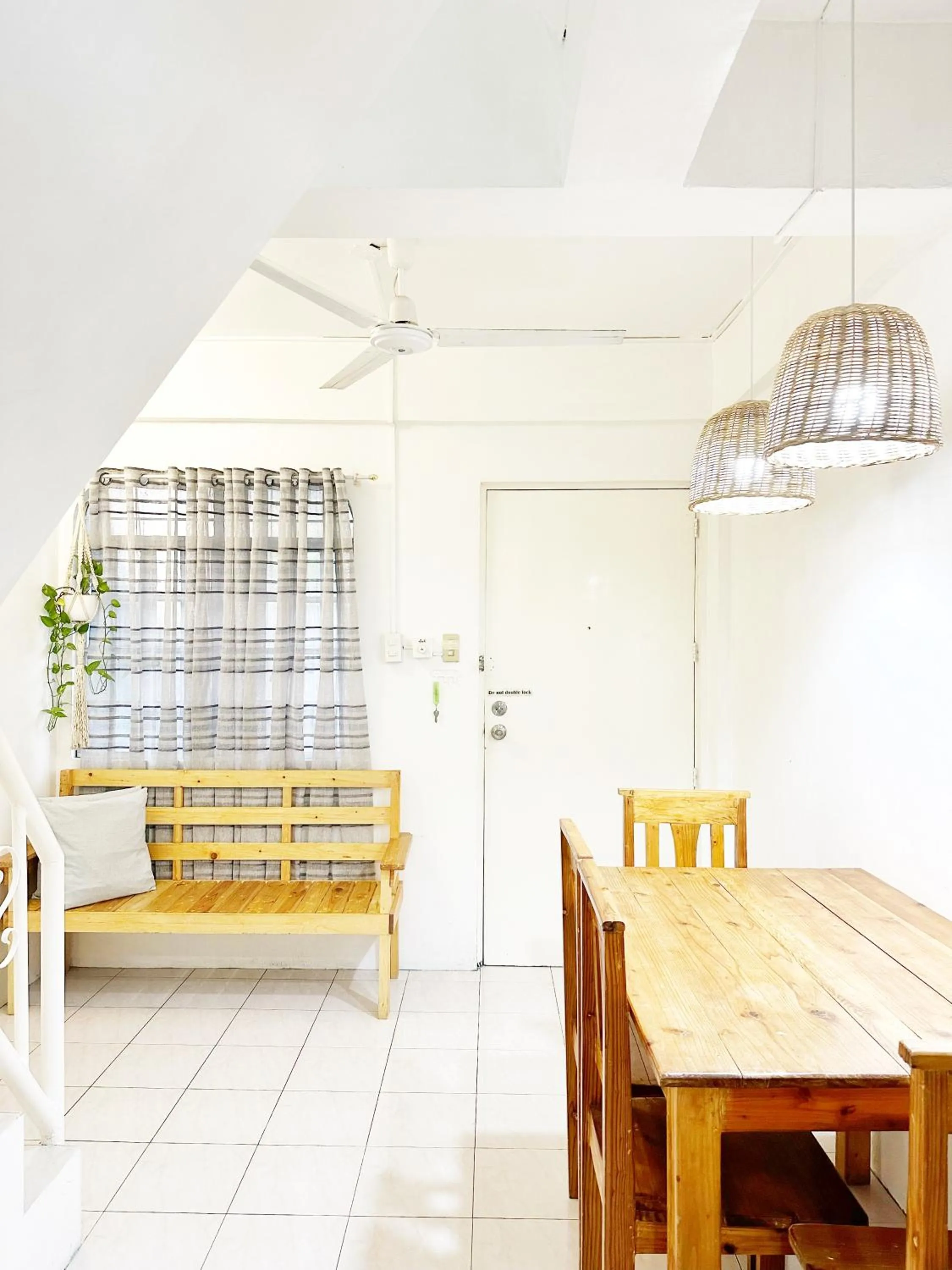 Nomads MNL Backpackers Homestay - near Airport