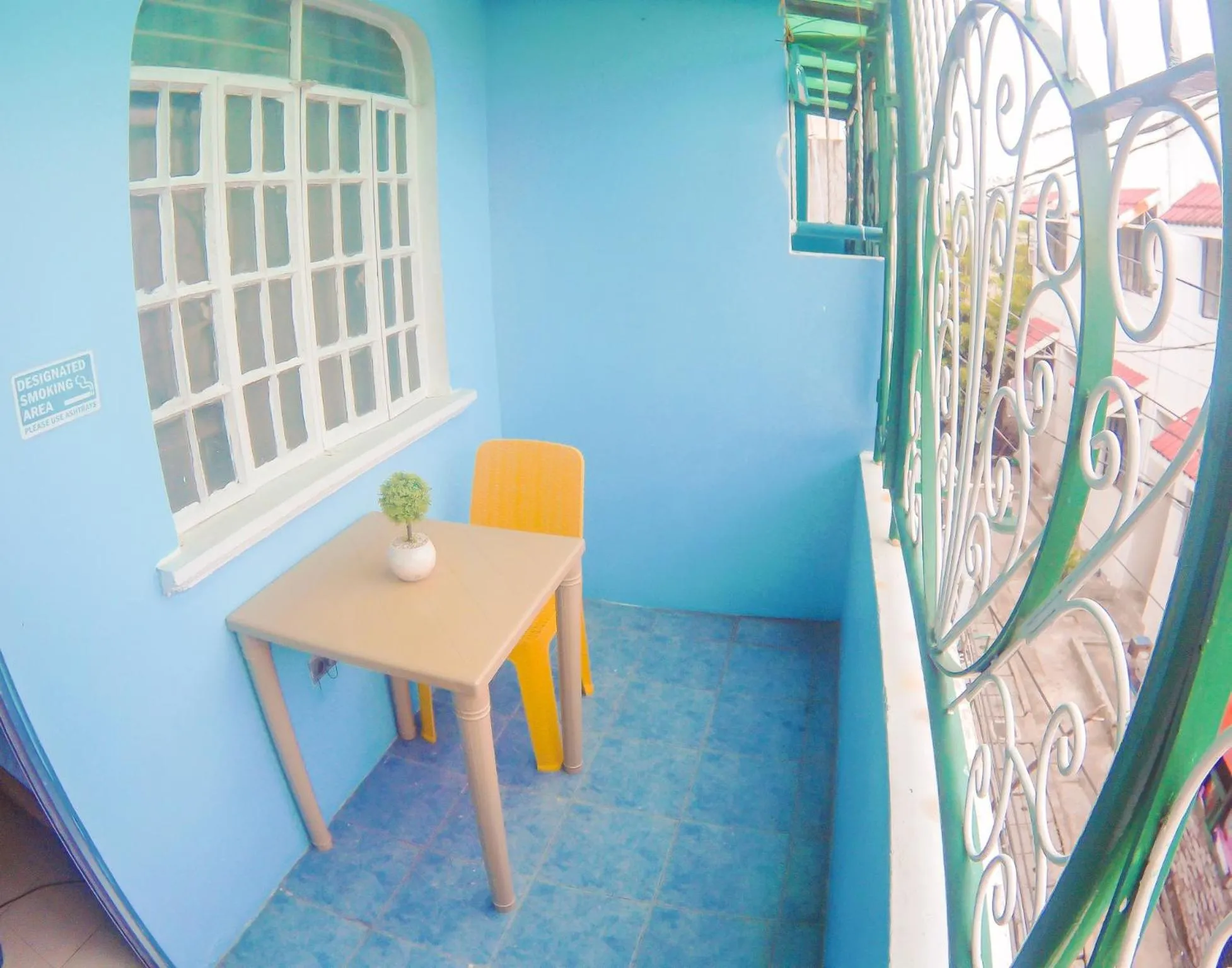 Nomads MNL Backpackers Homestay - near Airport