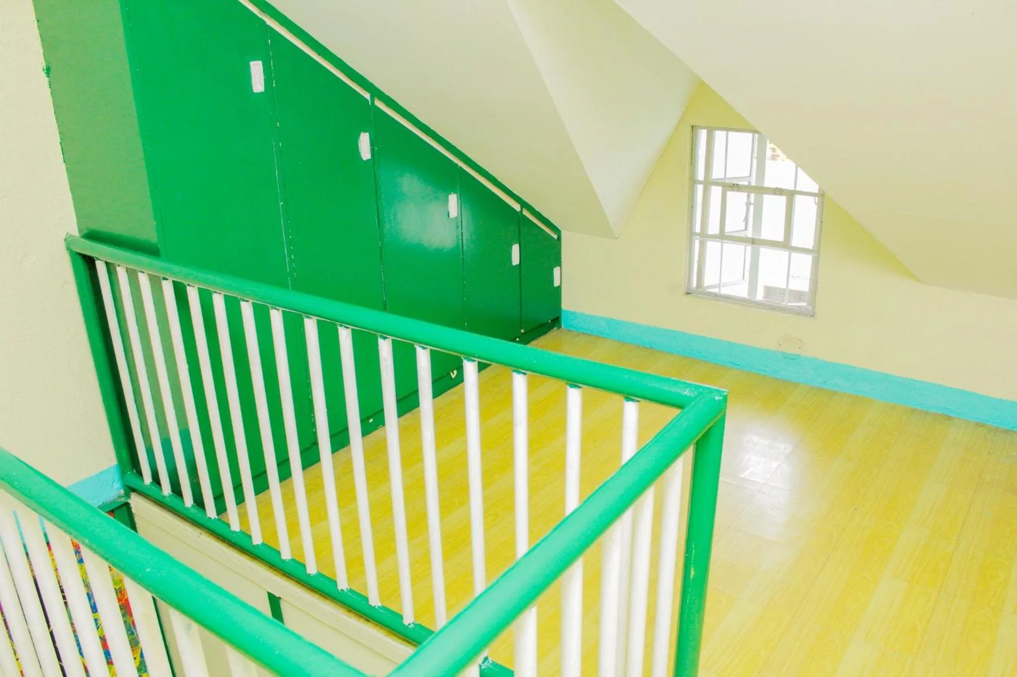 Nomads MNL Backpackers Homestay - near Airport