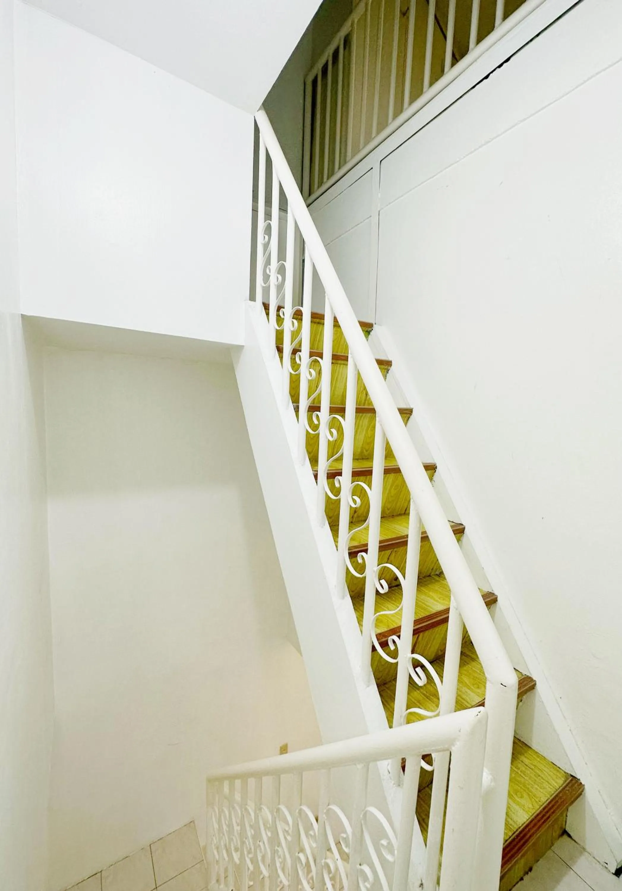 Nomads MNL Backpackers Homestay - near Airport