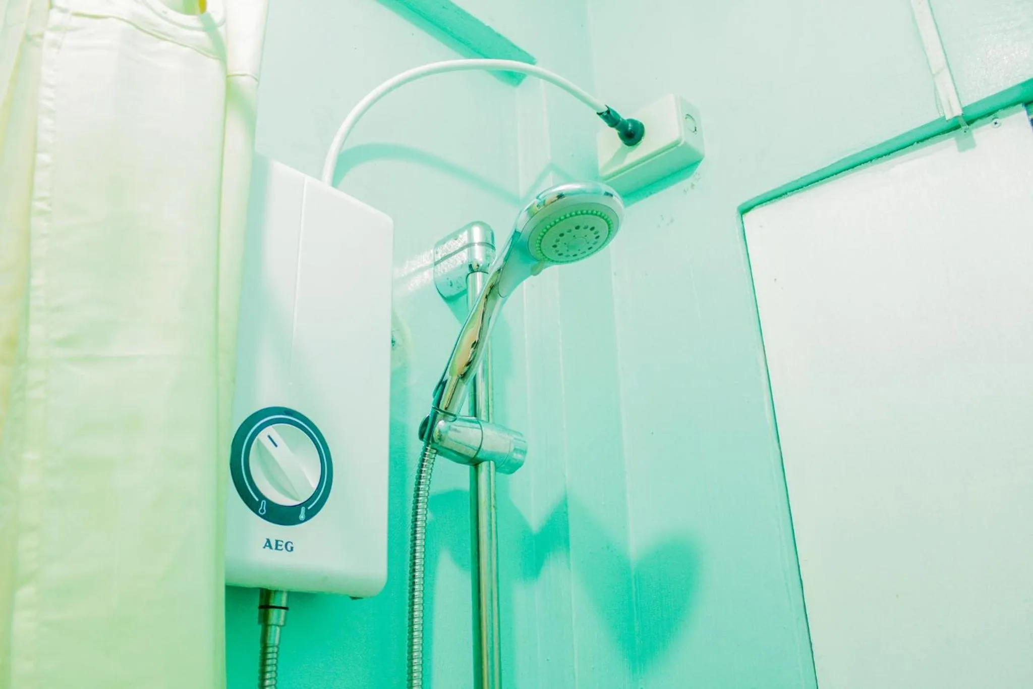 Nomads MNL Backpackers Homestay - near Airport