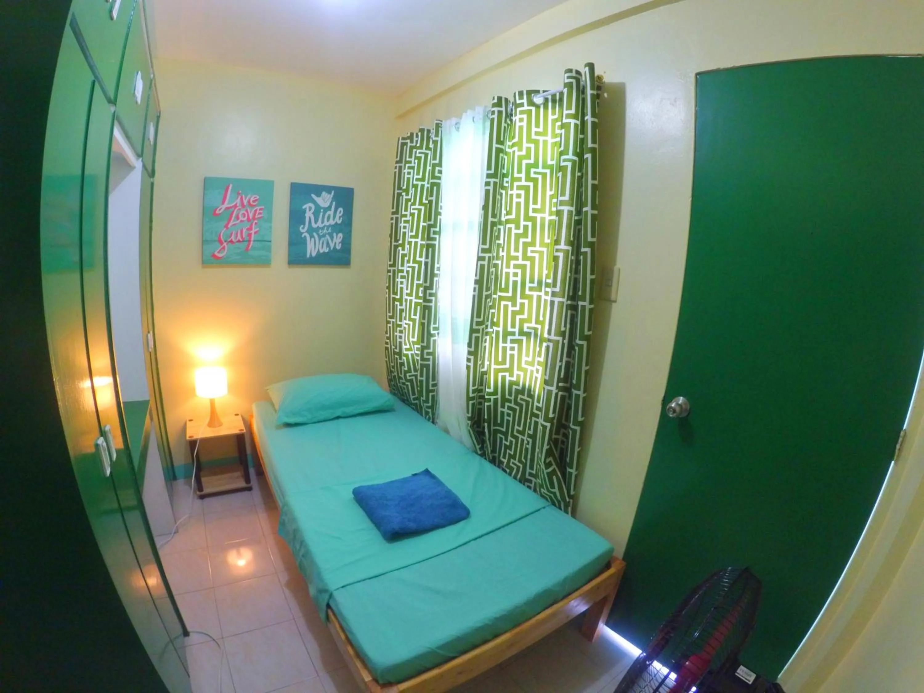 Bed in Nomads MNL Backpackers Homestay - near Airport