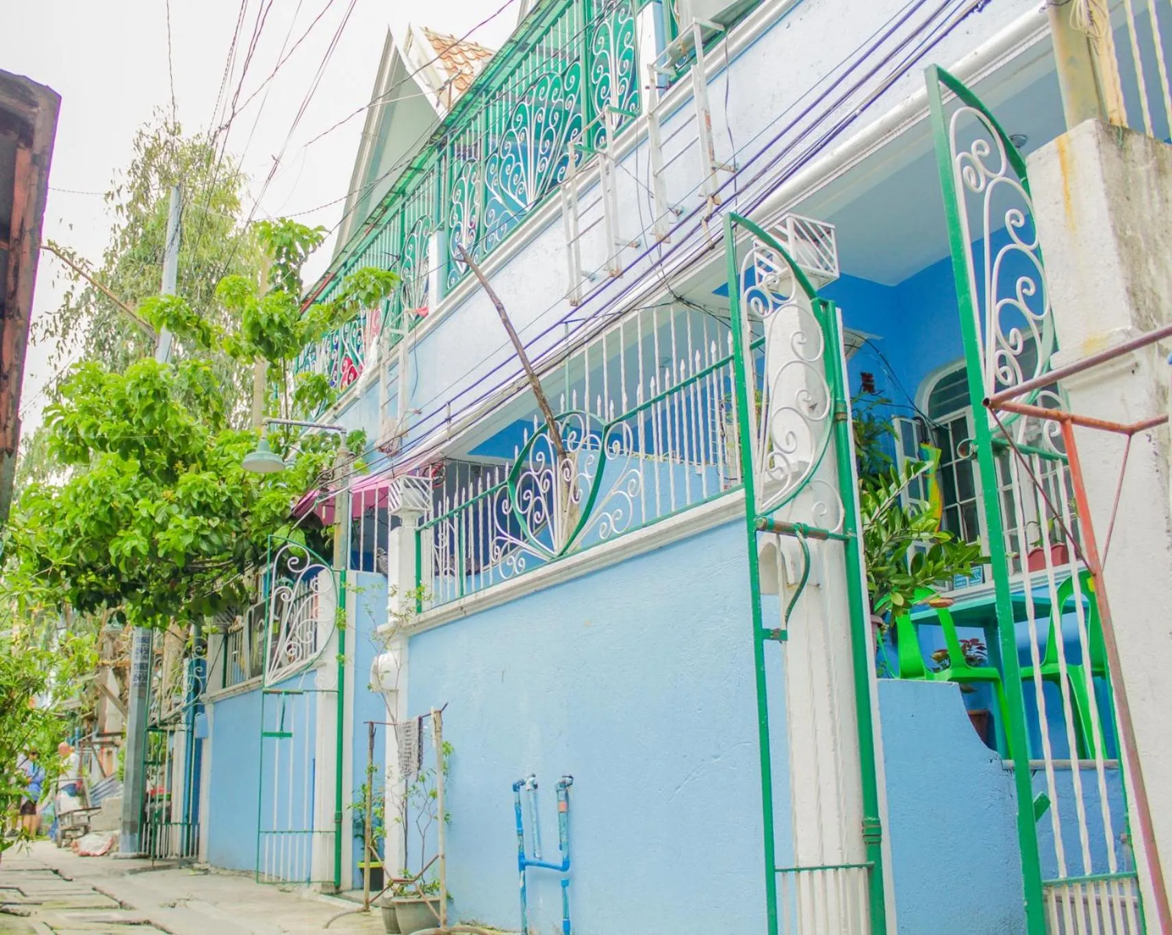 Property building in Backpackers Homestay - NomadsMNL