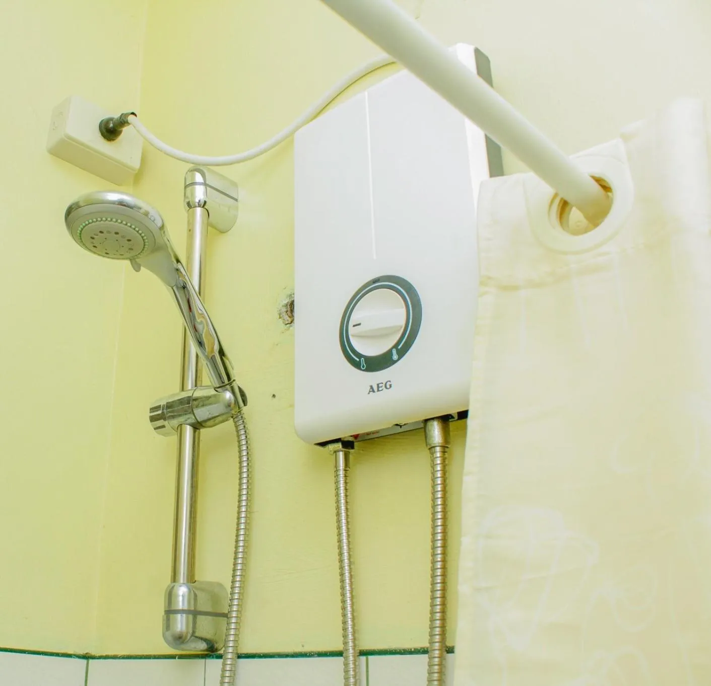 Nomads MNL Backpackers Homestay - near Airport