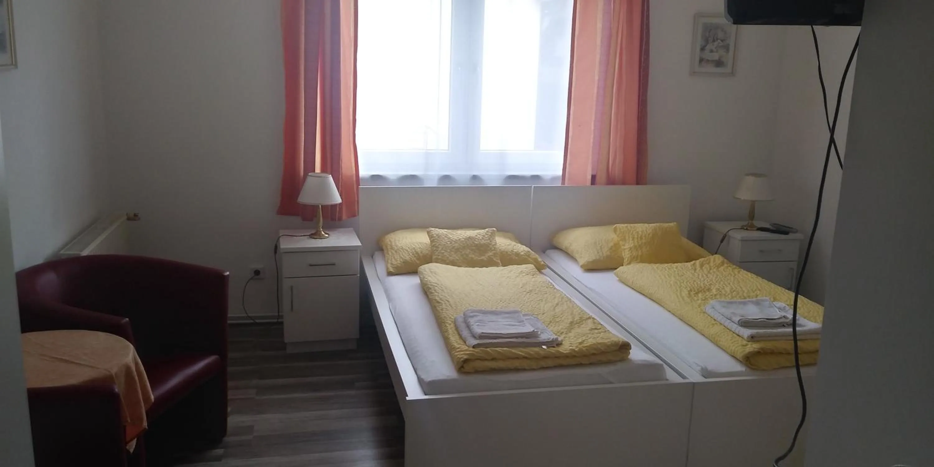 Bedroom, Bed in Gasthaus Schwarzer Adler