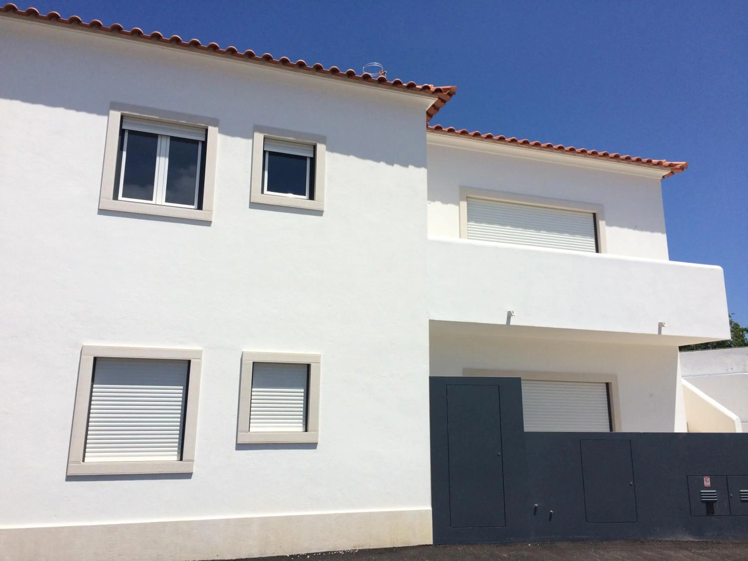 Property building in Cabriz White House