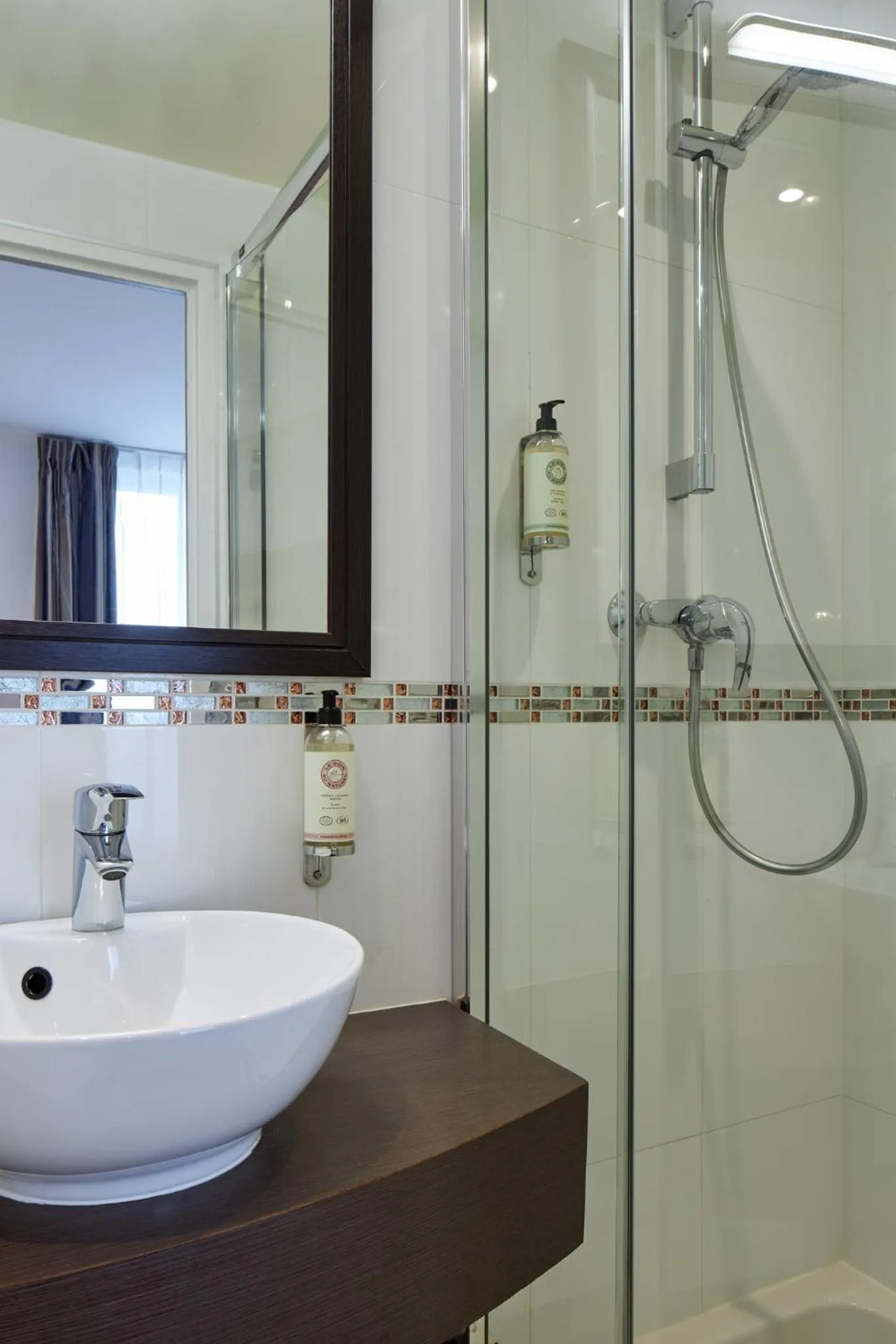 Bathroom in Hotel Apolonia Paris Montmartre; Sure Hotel Collection by Best Western
