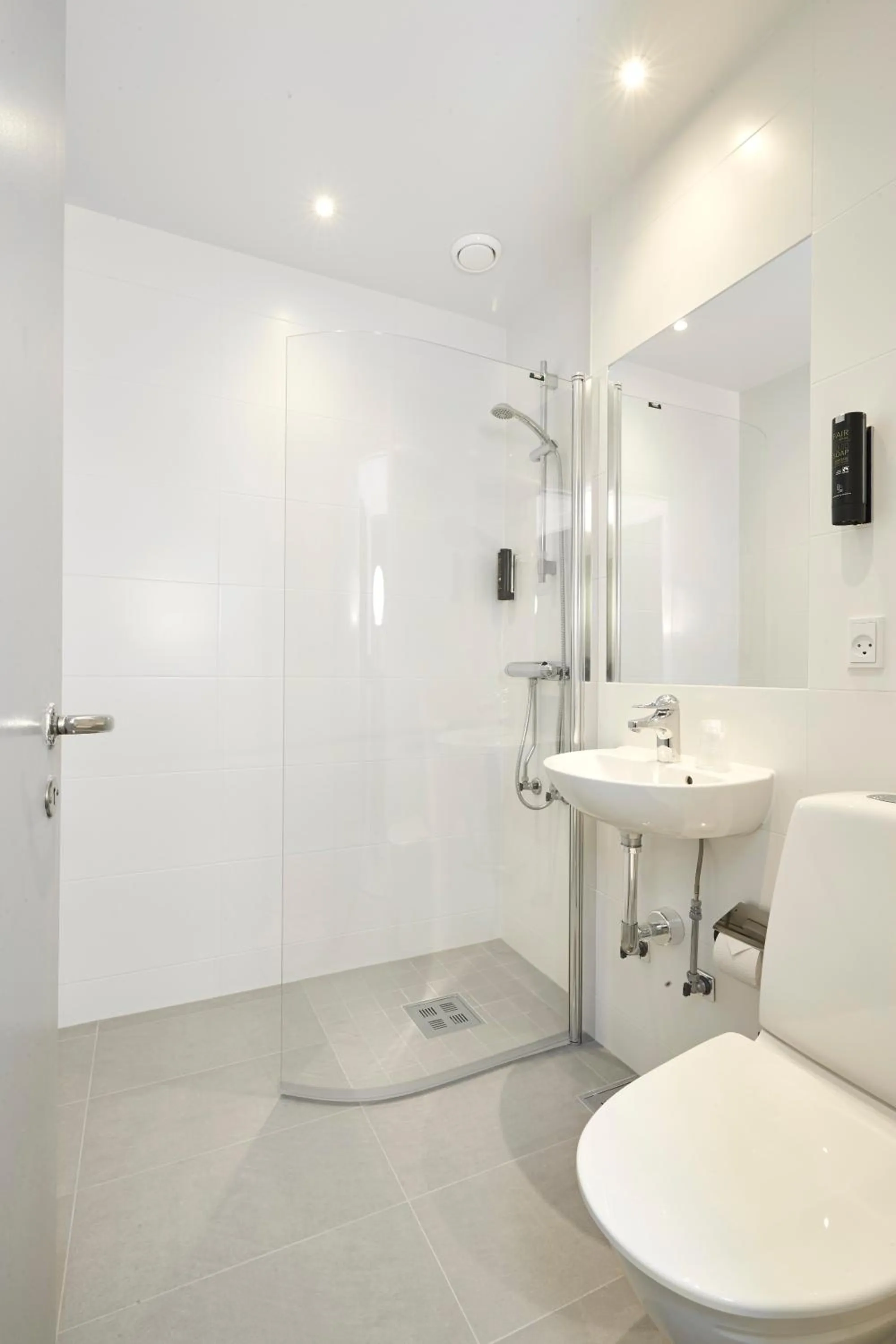 Shower in Go Hotel Østerport