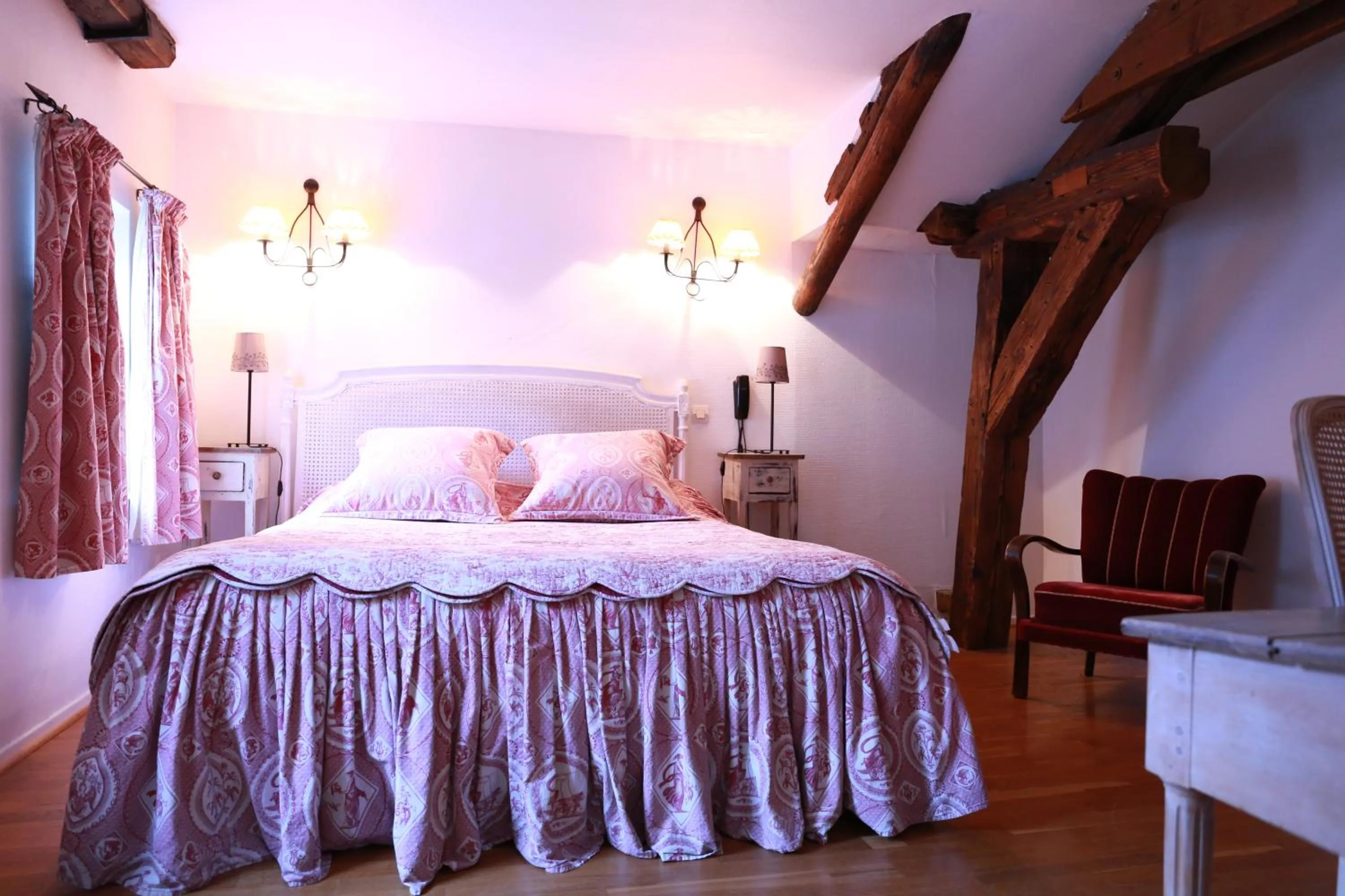 Bedroom, Bed in Hôtel de la Cathédrale Metz