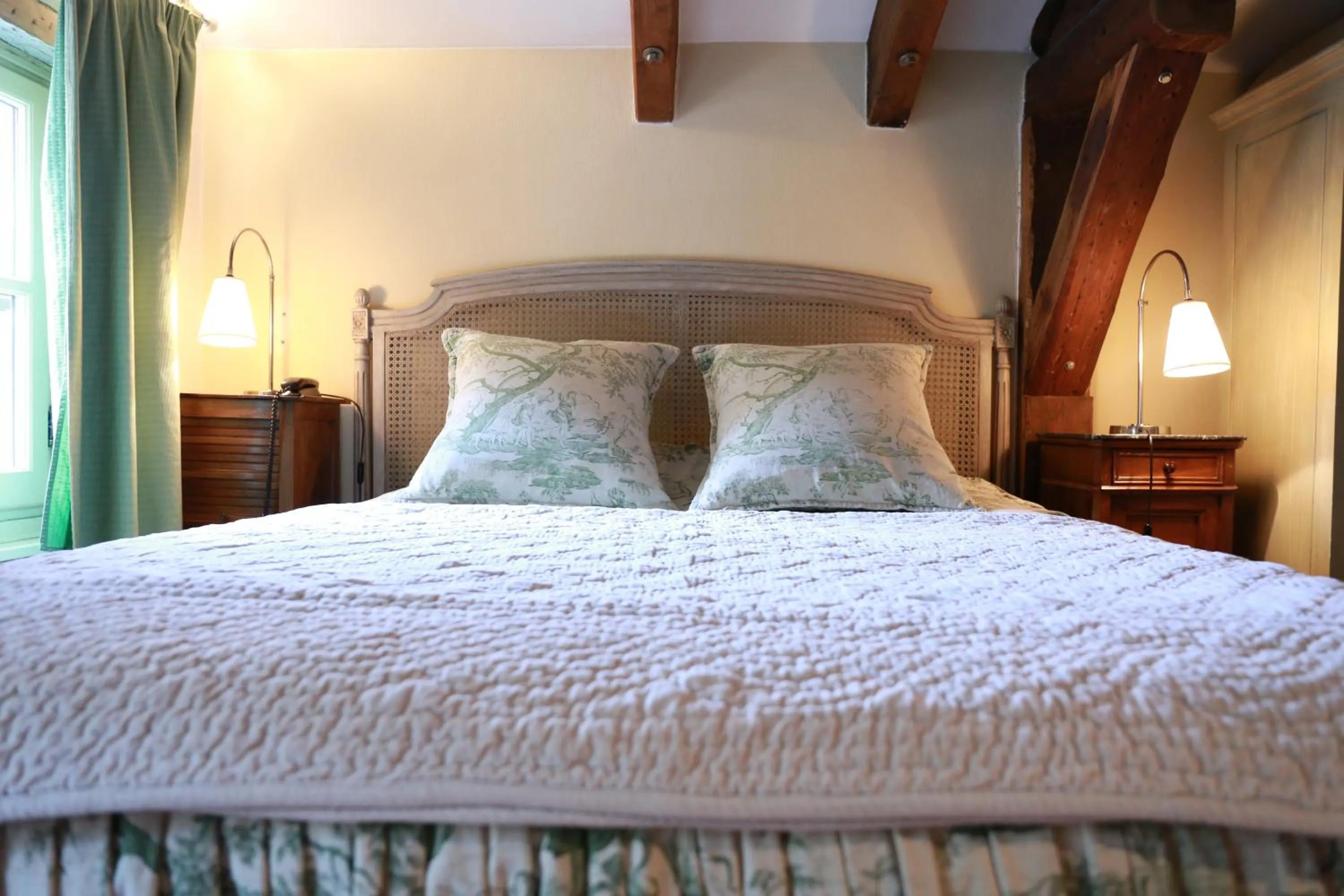 Bed in Hôtel de la Cathédrale Metz