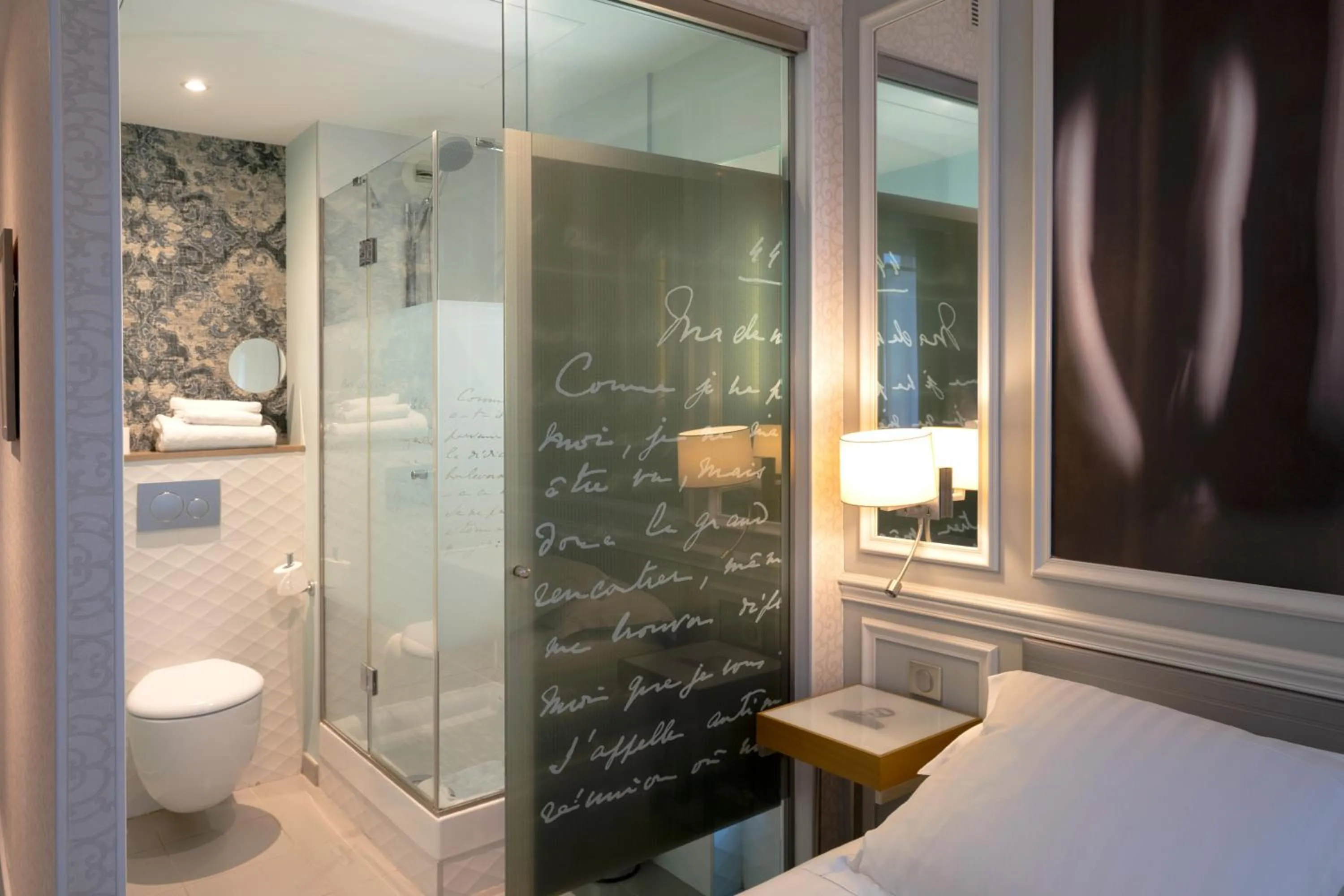 Bathroom in Hotel Litteraire Le Swann, BW Premier Collection