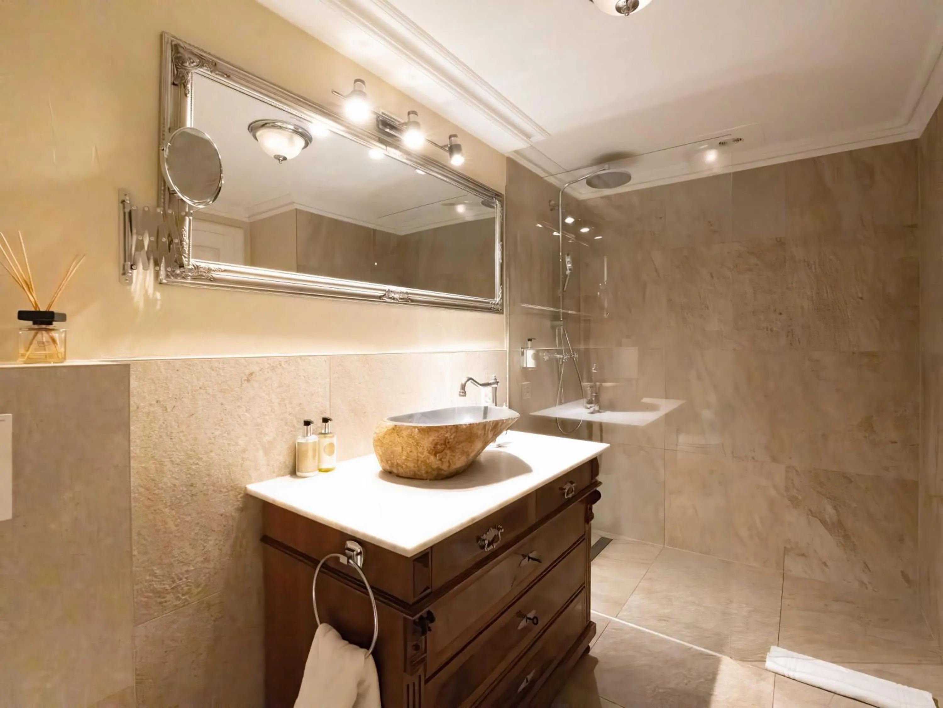 Shower in Hotel Porto Sofie Gottlieben