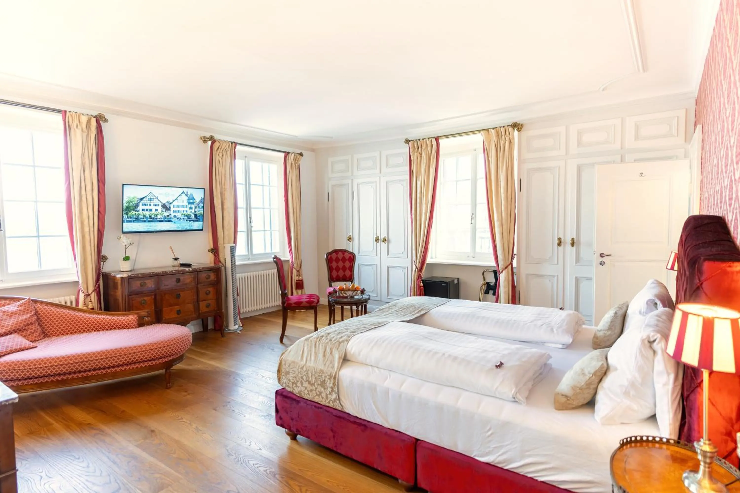 Bed in Hotel Porto Sofie Gottlieben