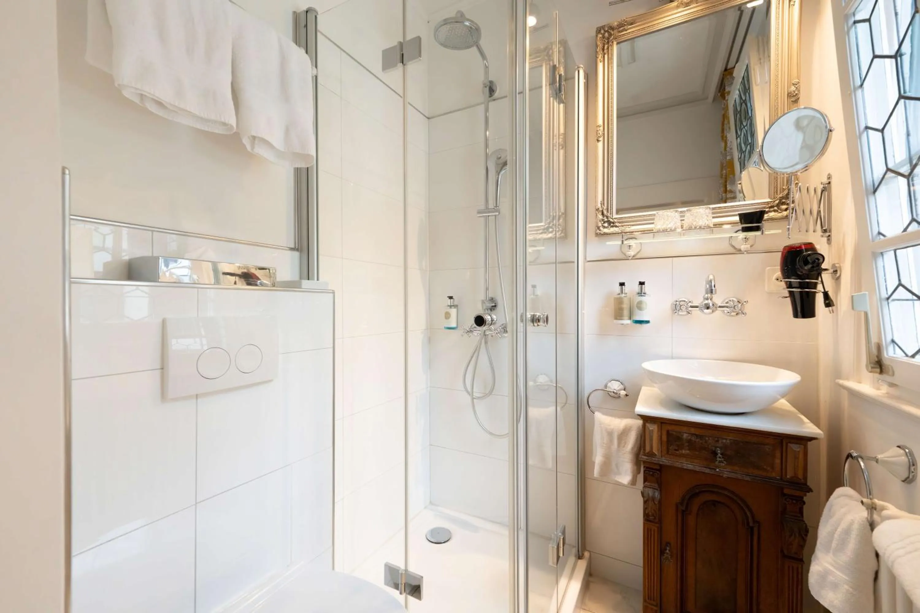 Bathroom in Hotel Porto Sofie Gottlieben