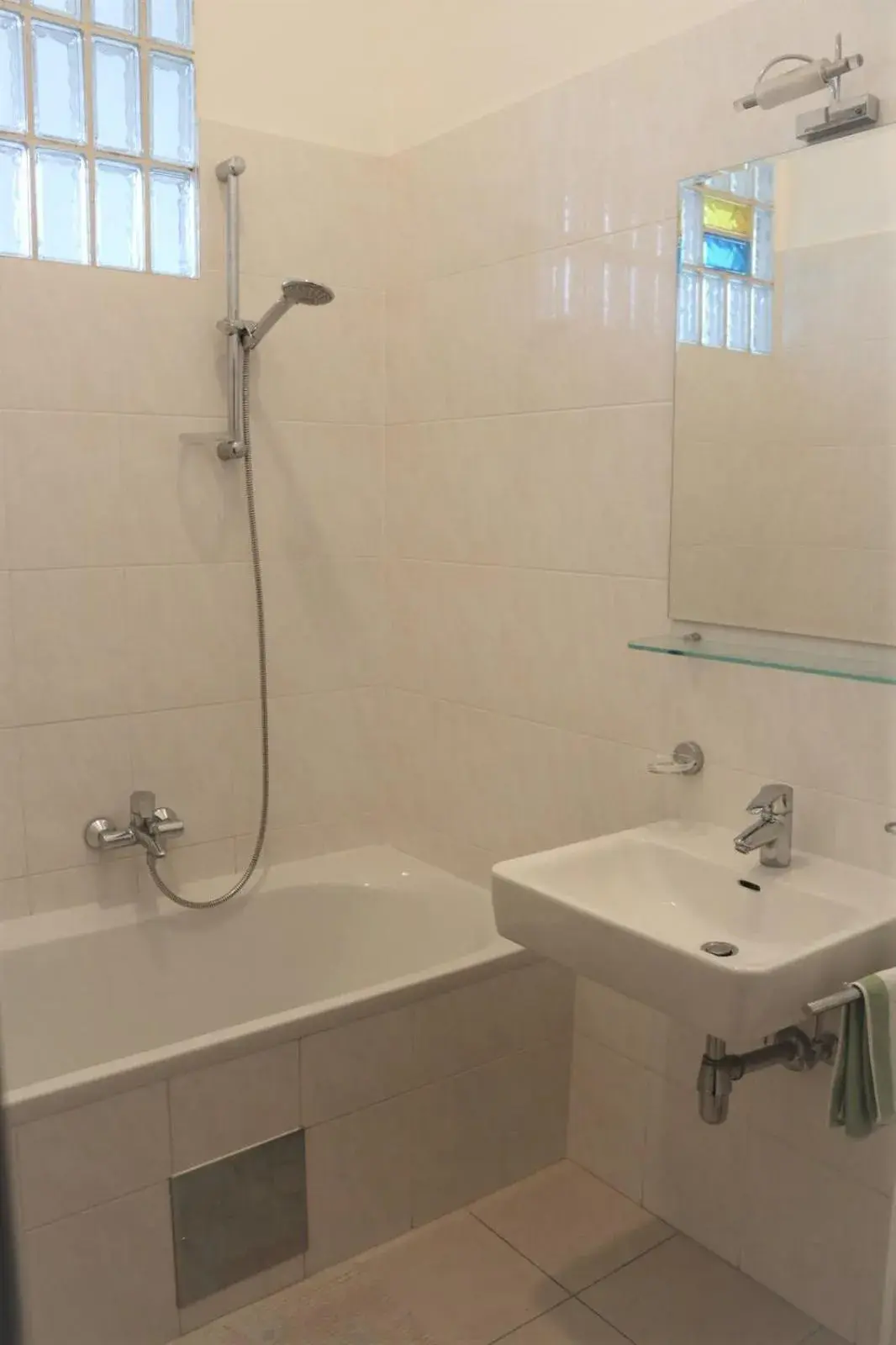 Double Room with Shared Toilet in Pension Reimer Double Room with Shared Toilet in Pension Reimer