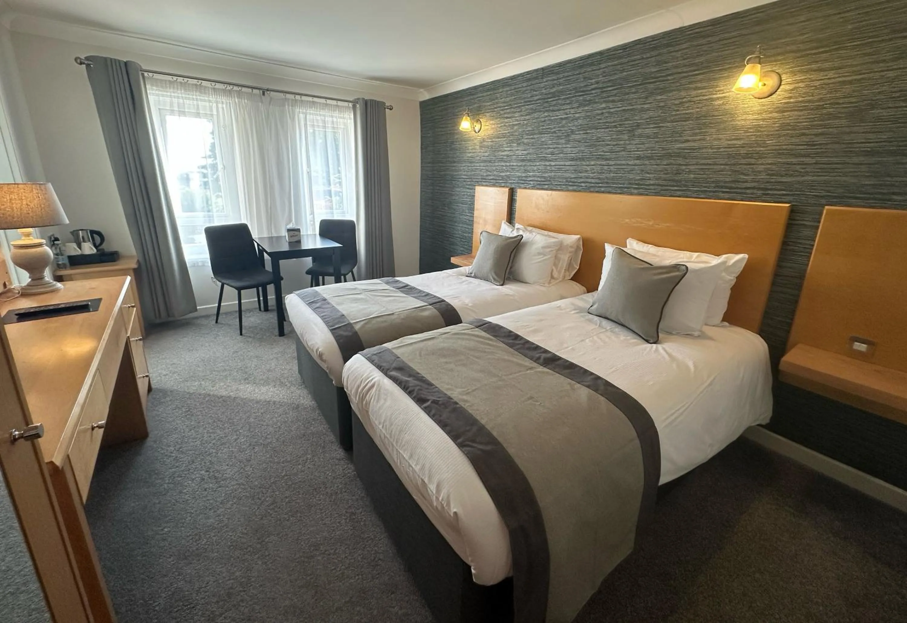 Bedroom, Bed in Stradey Park Hotel