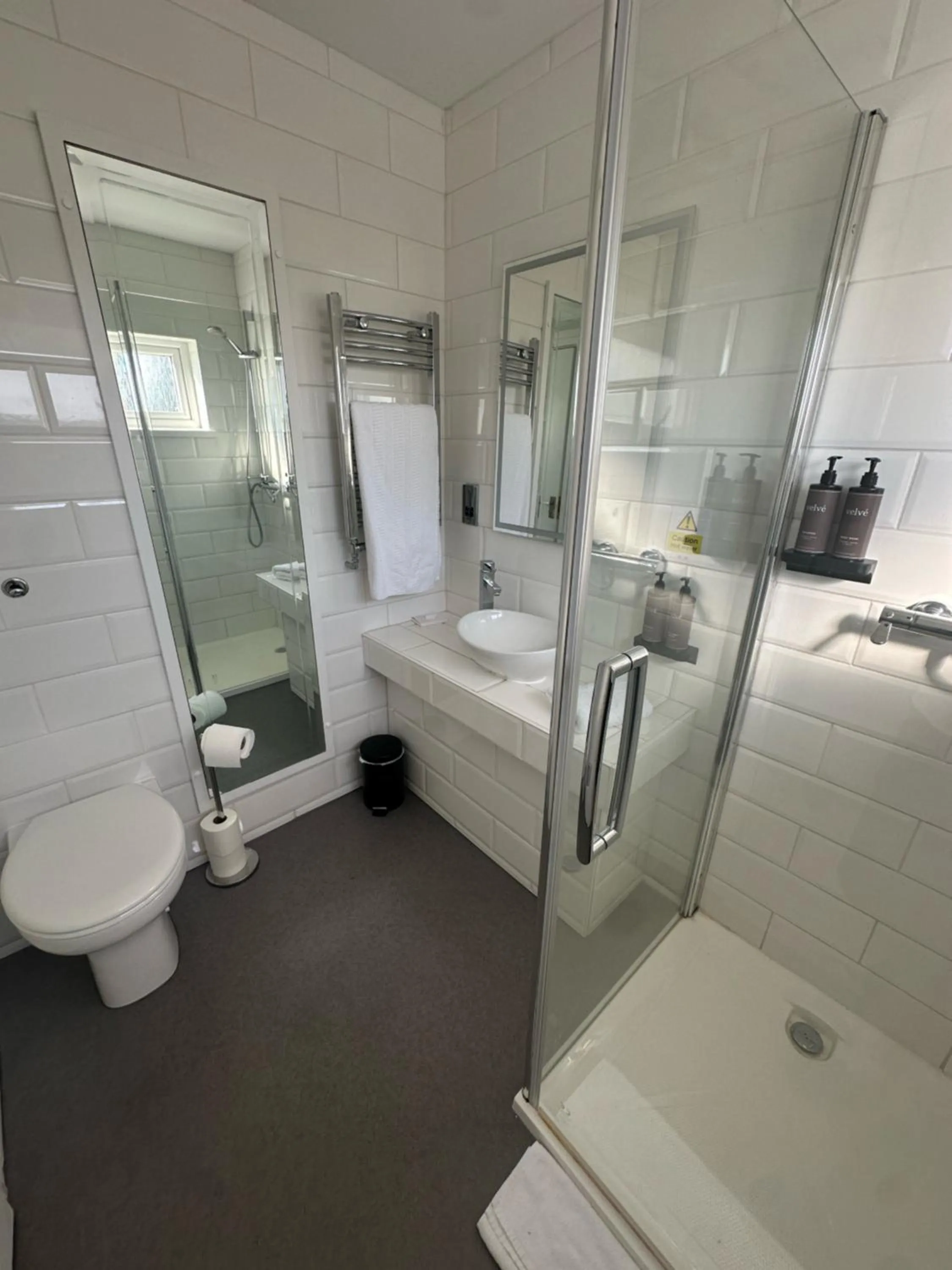 Bathroom in Stradey Park Hotel