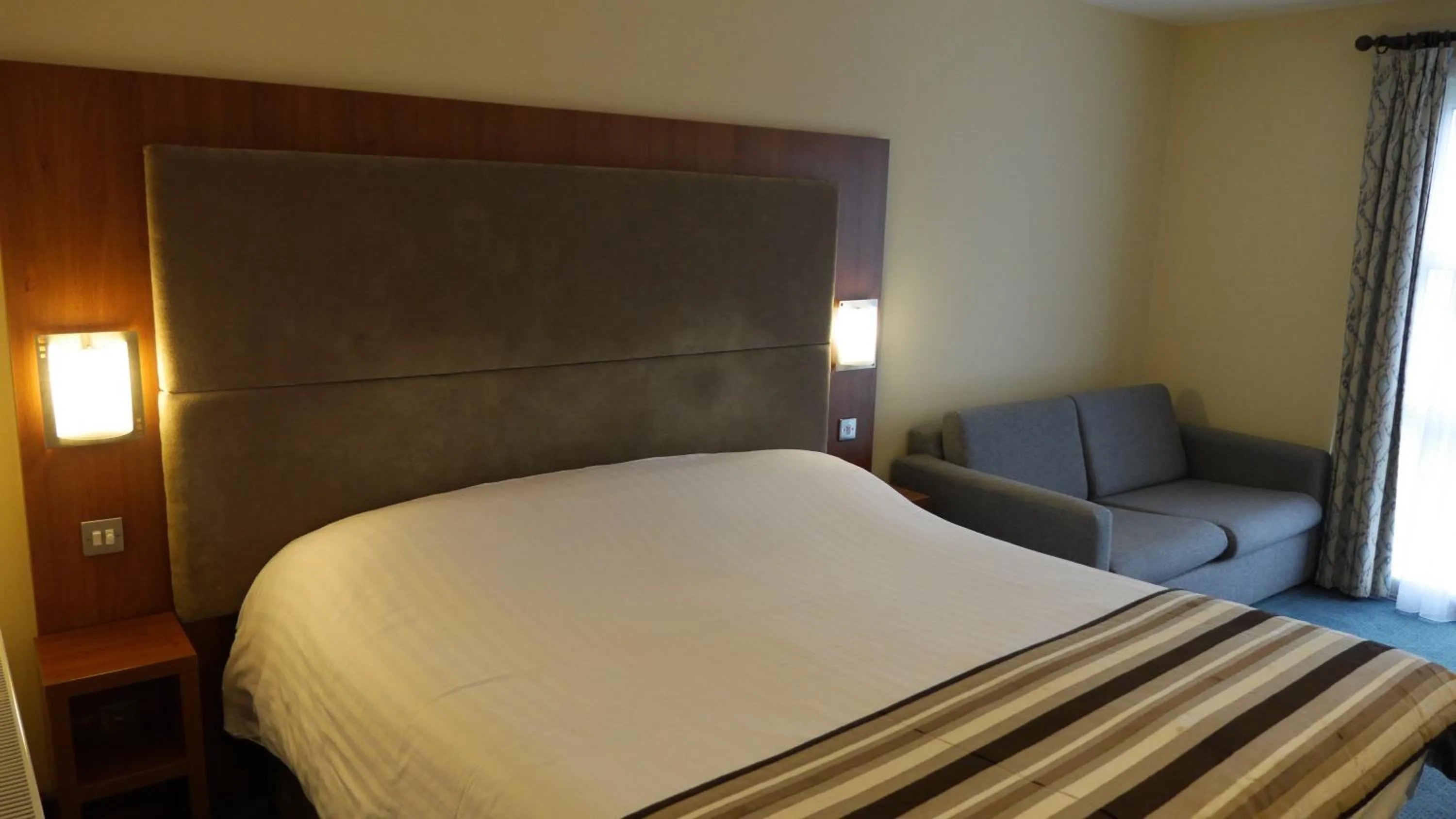 Bed in The Big Blue Hotel - Blackpool Pleasure Beach