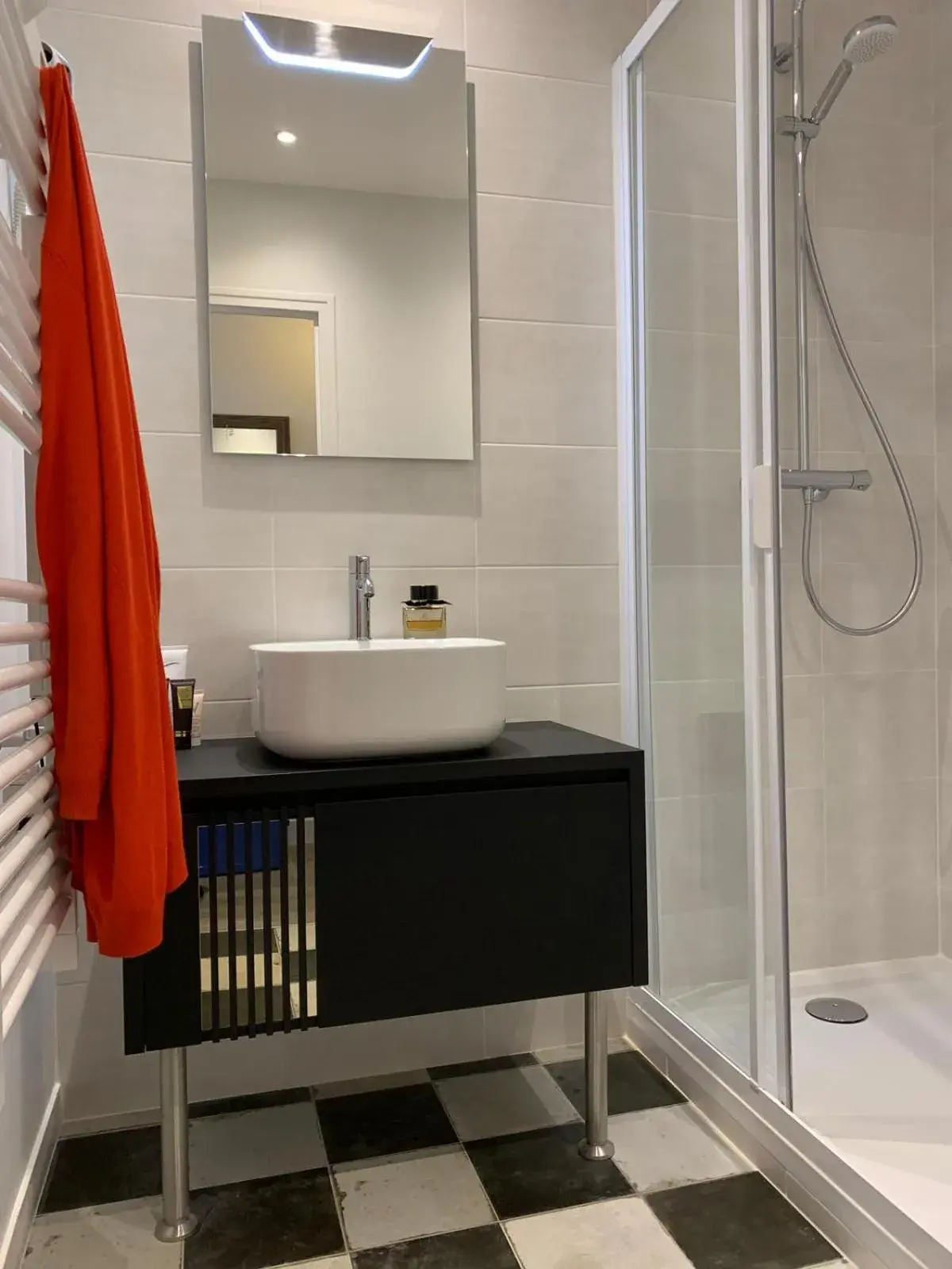 Bathroom in Logis Hotel La Croix Blanche Fontevraud Bathroom in Logis Hotel La Croix Blanche Fontevraud