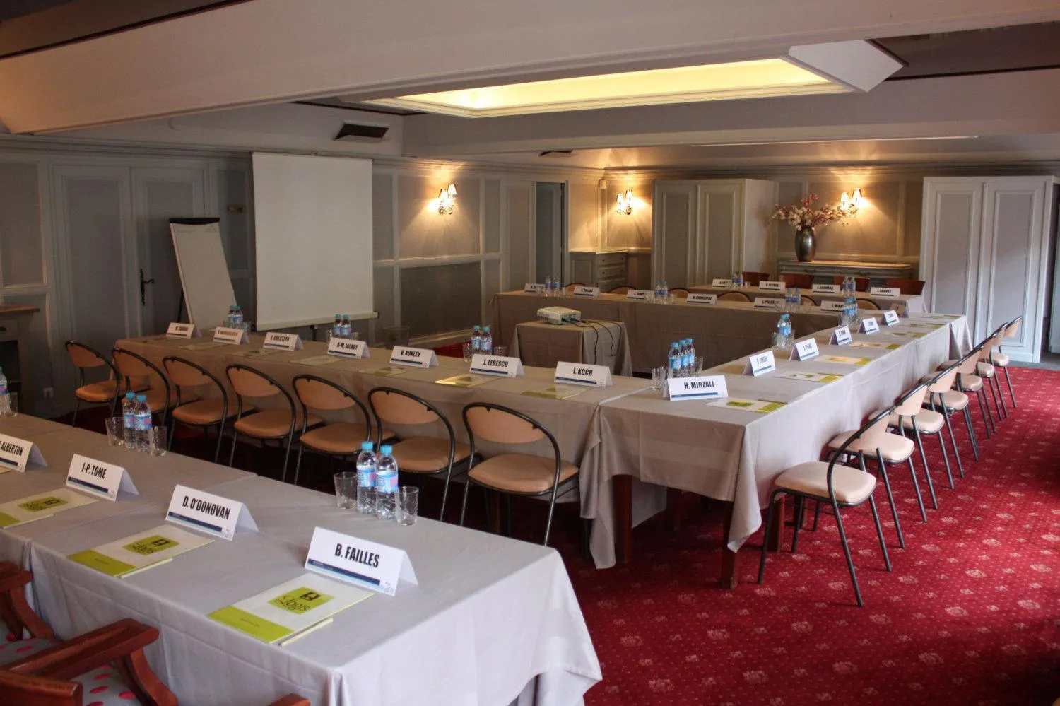 Property building in Logis Hotel La Croix Blanche Fontevraud